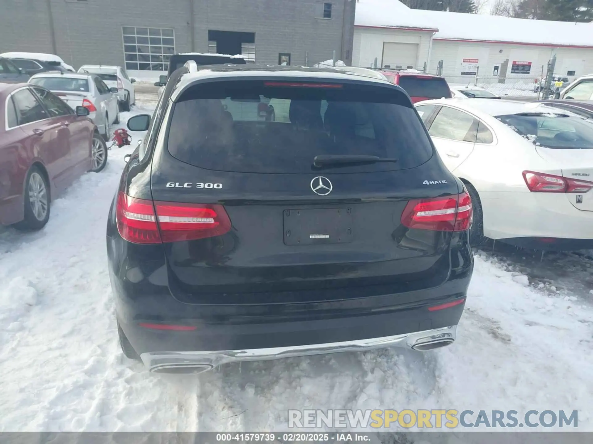 17 Photograph of a damaged car WDC0G4KB2KF659032 MERCEDES-BENZ GLC 300 2019