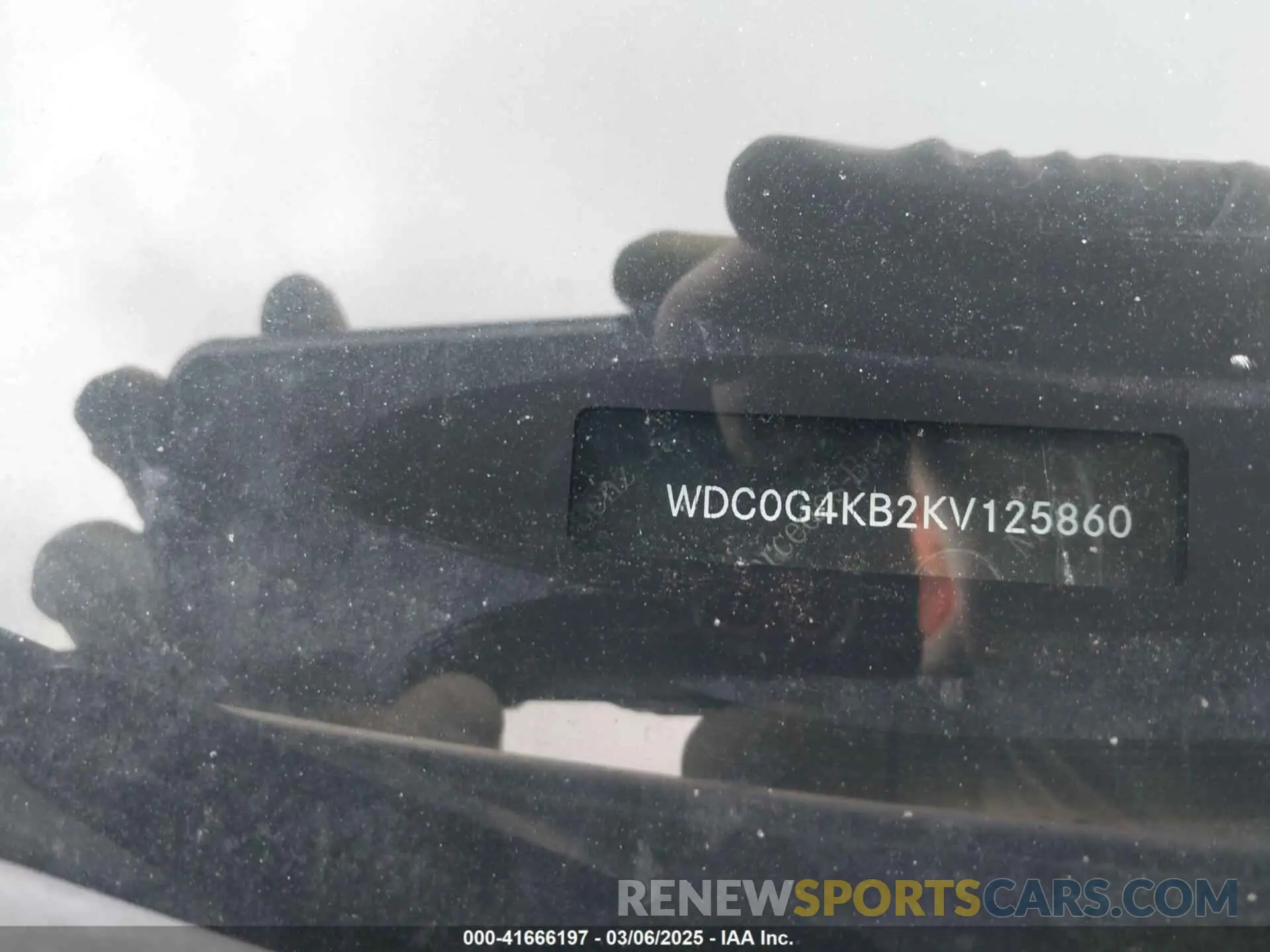 17 Photograph of a damaged car WDC0G4KB2KV125860 MERCEDES-BENZ GLC 300 2019