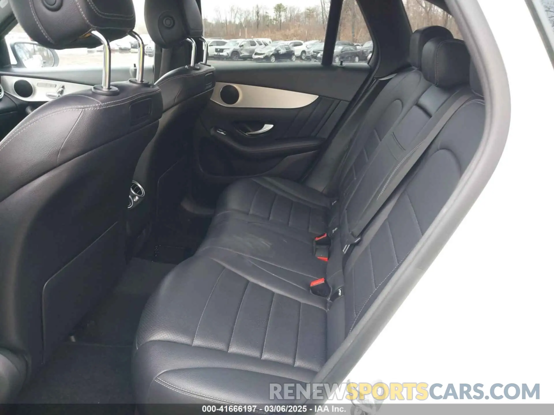 8 Photograph of a damaged car WDC0G4KB2KV125860 MERCEDES-BENZ GLC 300 2019