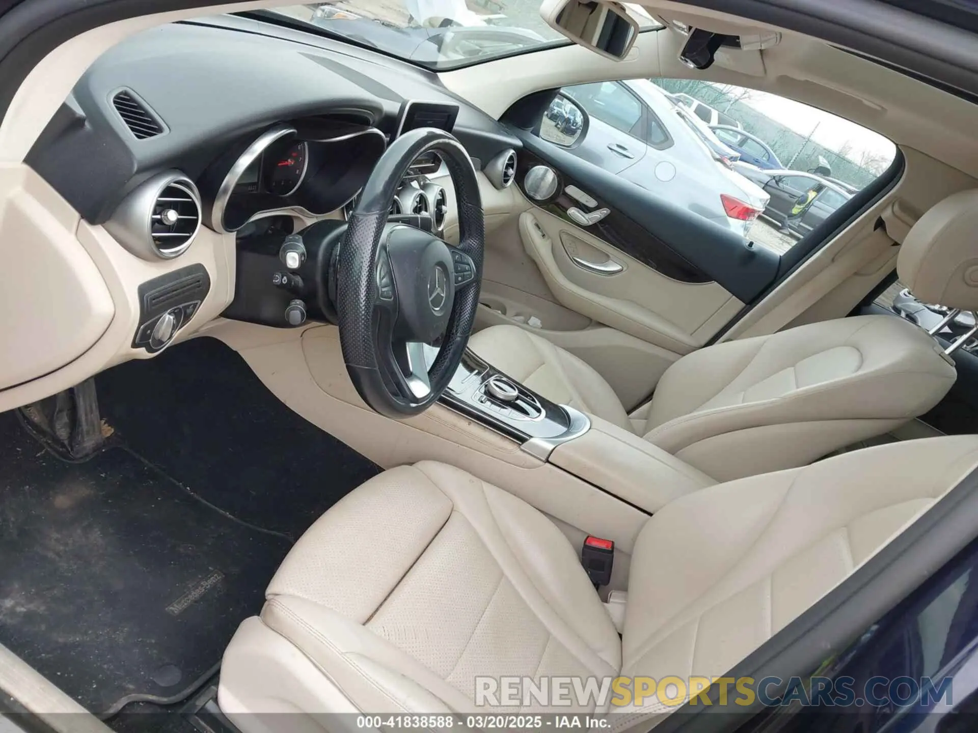 17 Photograph of a damaged car WDC0G4KB3KV117959 MERCEDES-BENZ GLC 300 2019