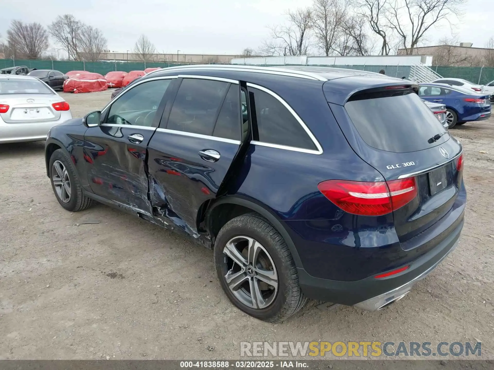 3 Photograph of a damaged car WDC0G4KB3KV117959 MERCEDES-BENZ GLC 300 2019