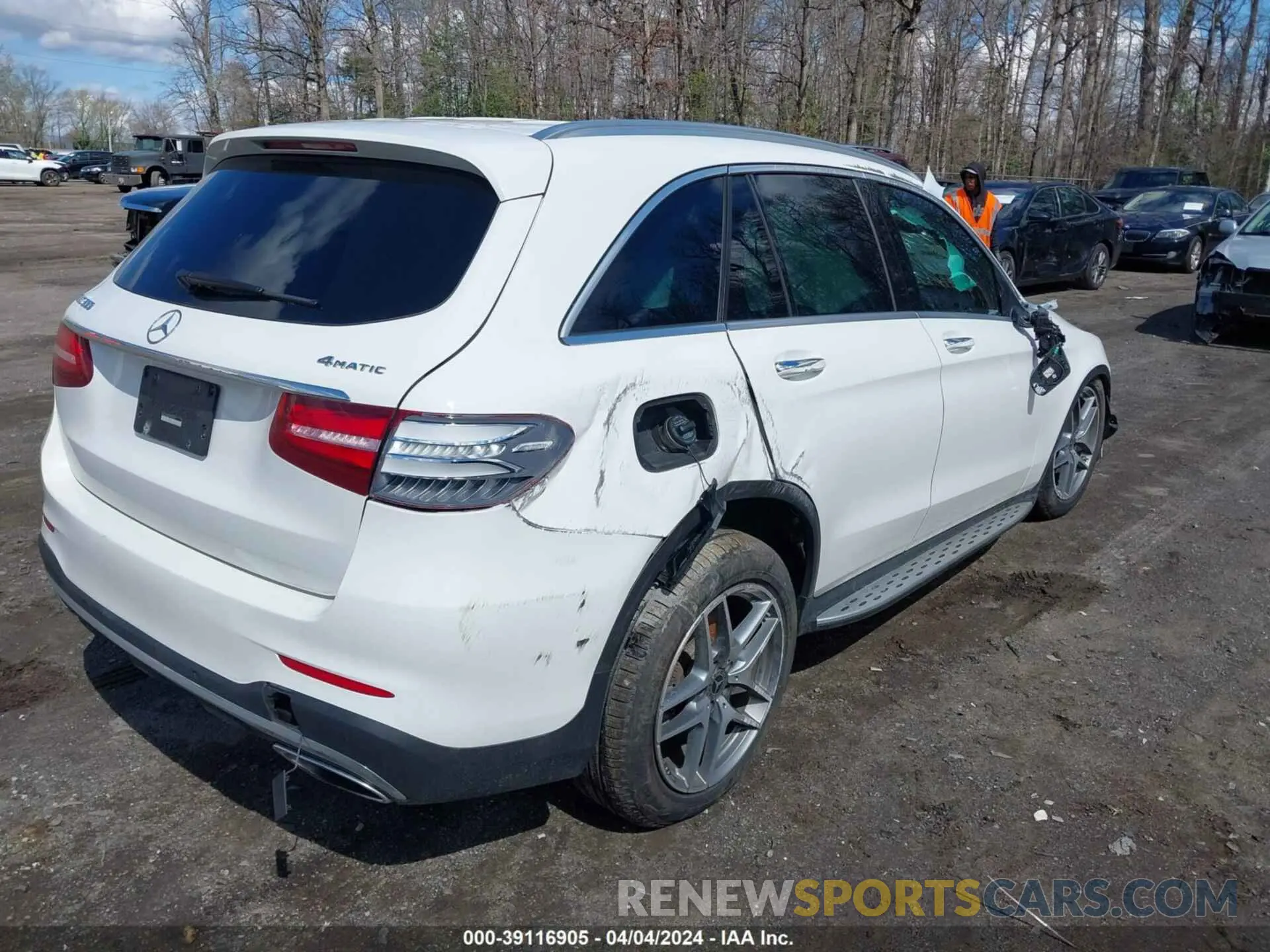 4 Photograph of a damaged car WDC0G4KB3KV189602 MERCEDES-BENZ GLC 300 2019