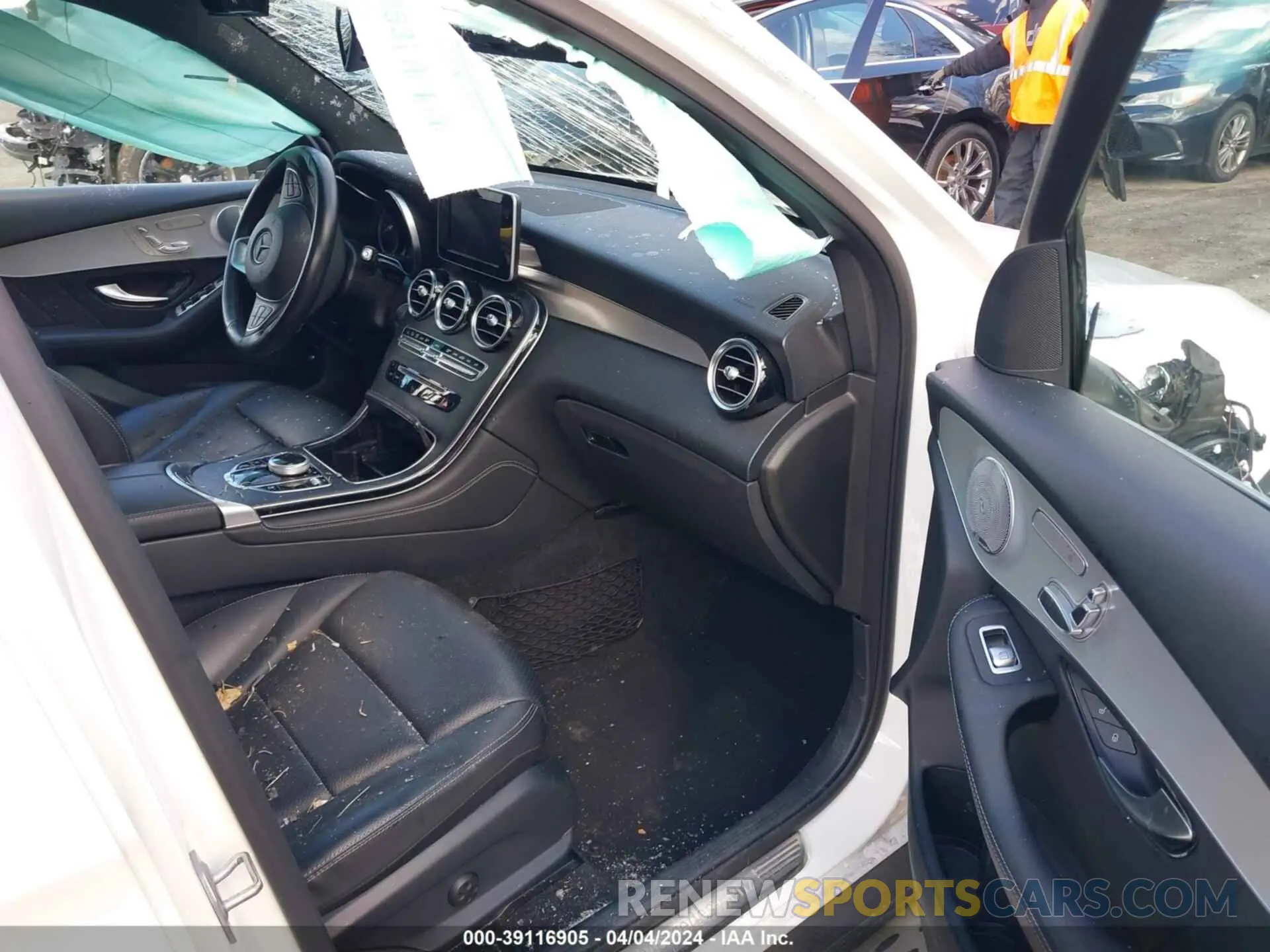5 Photograph of a damaged car WDC0G4KB3KV189602 MERCEDES-BENZ GLC 300 2019