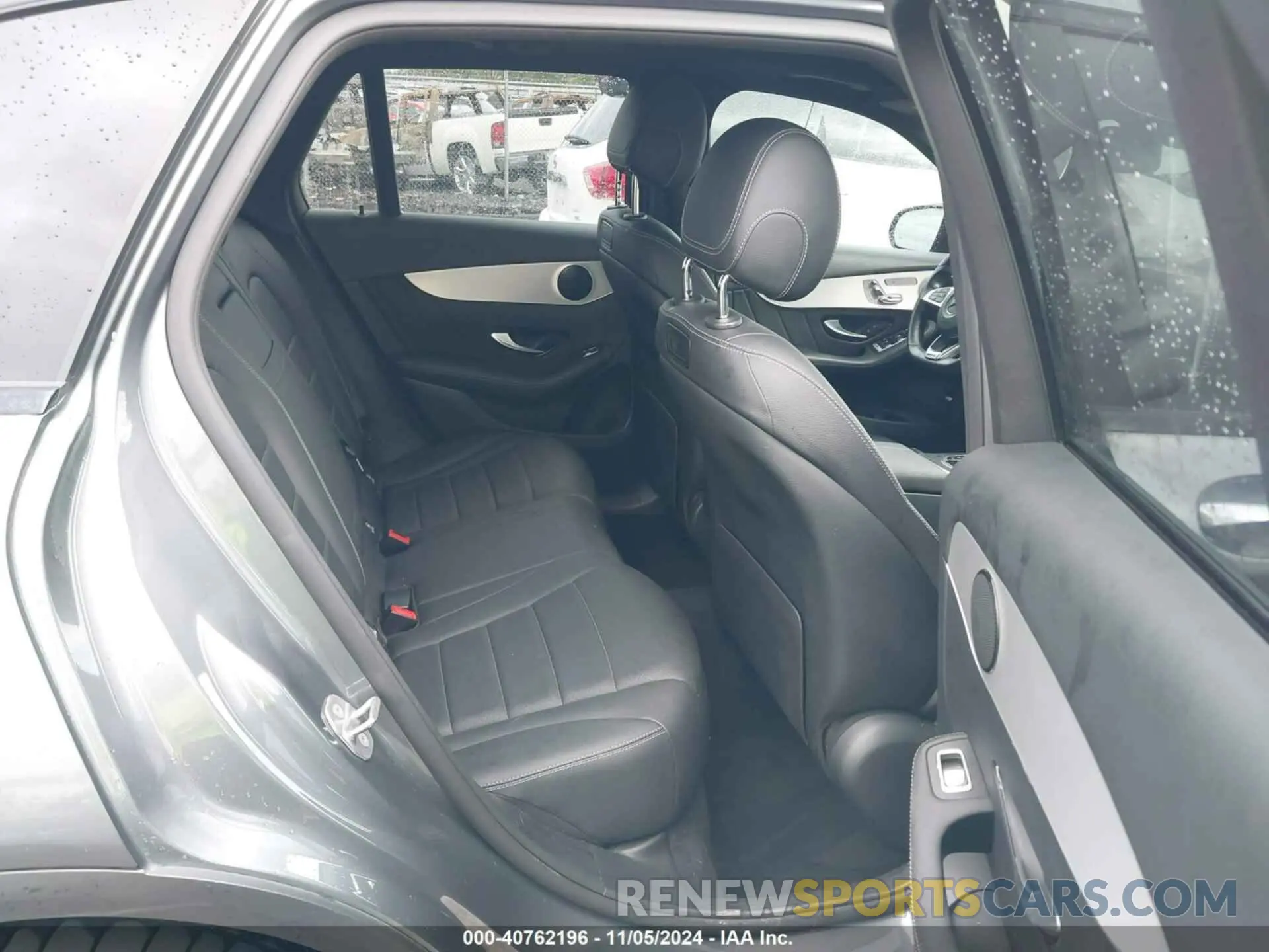 17 Photograph of a damaged car WDC0G4KB4KV191259 MERCEDES-BENZ GLC 300 2019