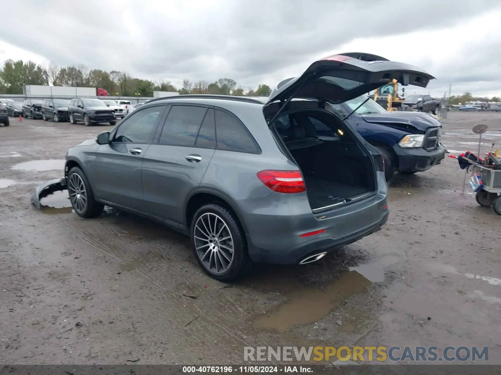 3 Photograph of a damaged car WDC0G4KB4KV191259 MERCEDES-BENZ GLC 300 2019