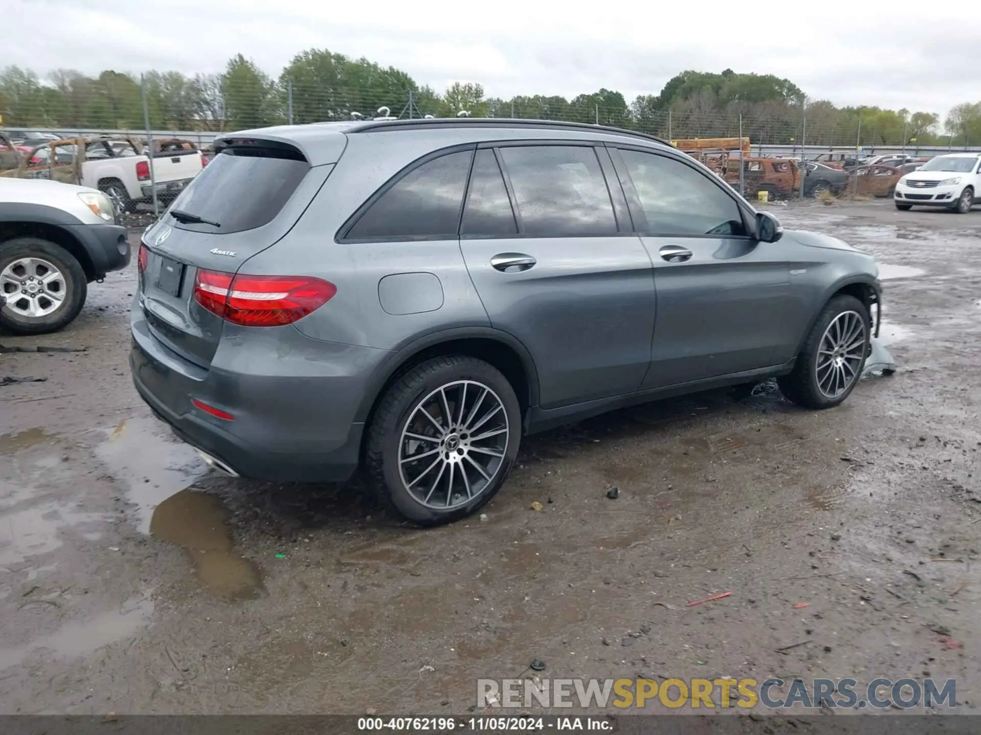 4 Photograph of a damaged car WDC0G4KB4KV191259 MERCEDES-BENZ GLC 300 2019