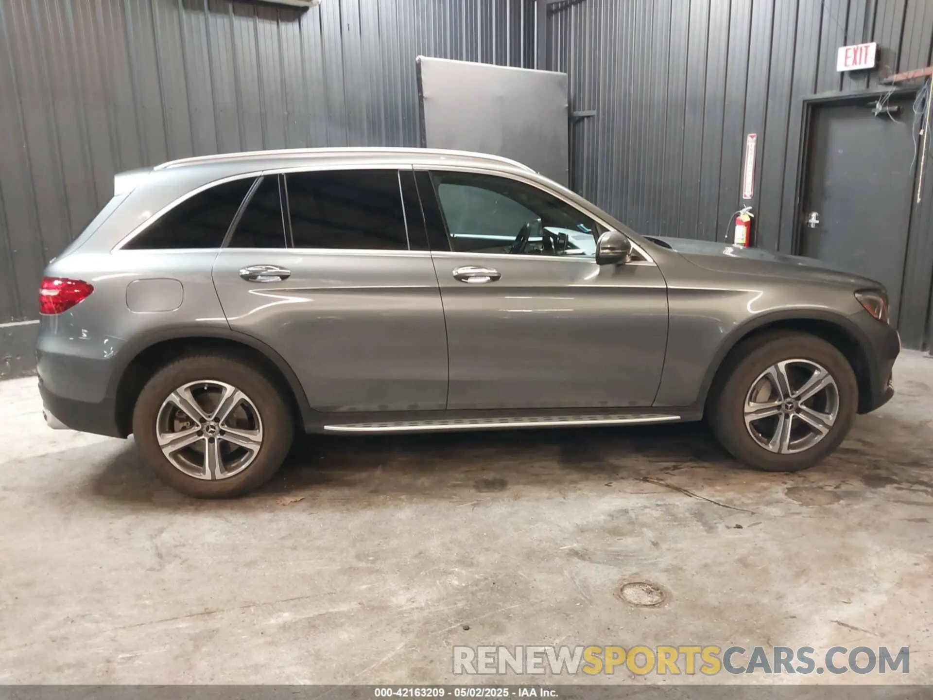 14 Photograph of a damaged car WDC0G4KB5KV118403 MERCEDES-BENZ GLC 300 2019