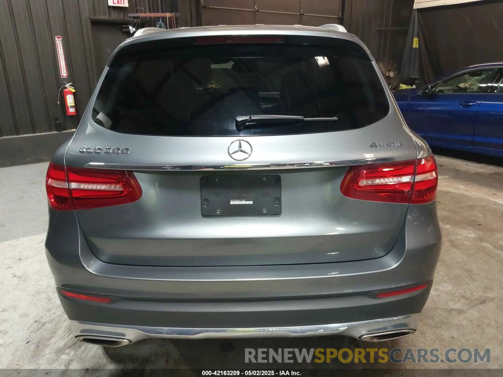17 Photograph of a damaged car WDC0G4KB5KV118403 MERCEDES-BENZ GLC 300 2019
