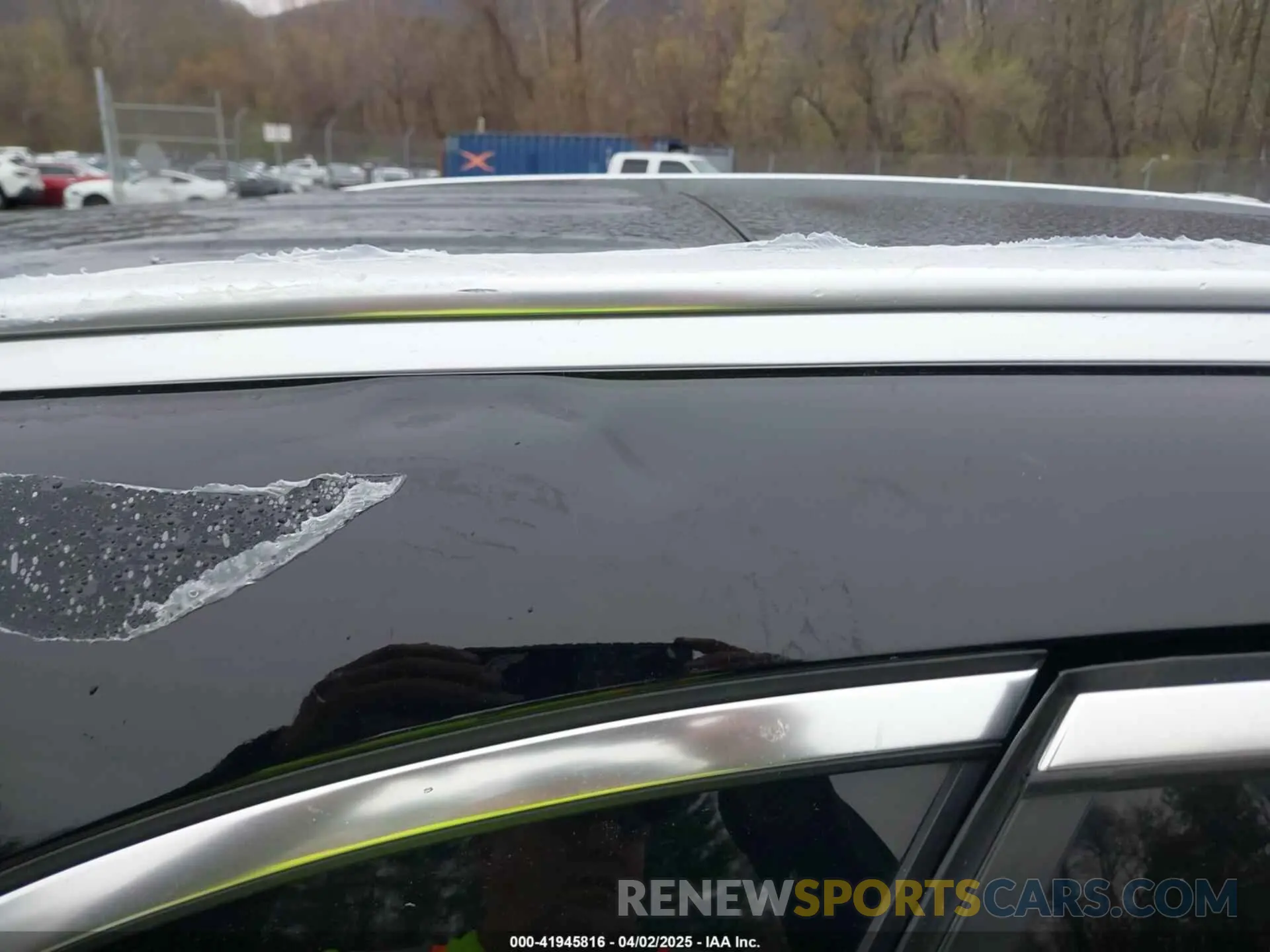 17 Photograph of a damaged car WDC0G4KB5KV177810 MERCEDES-BENZ GLC 300 2019