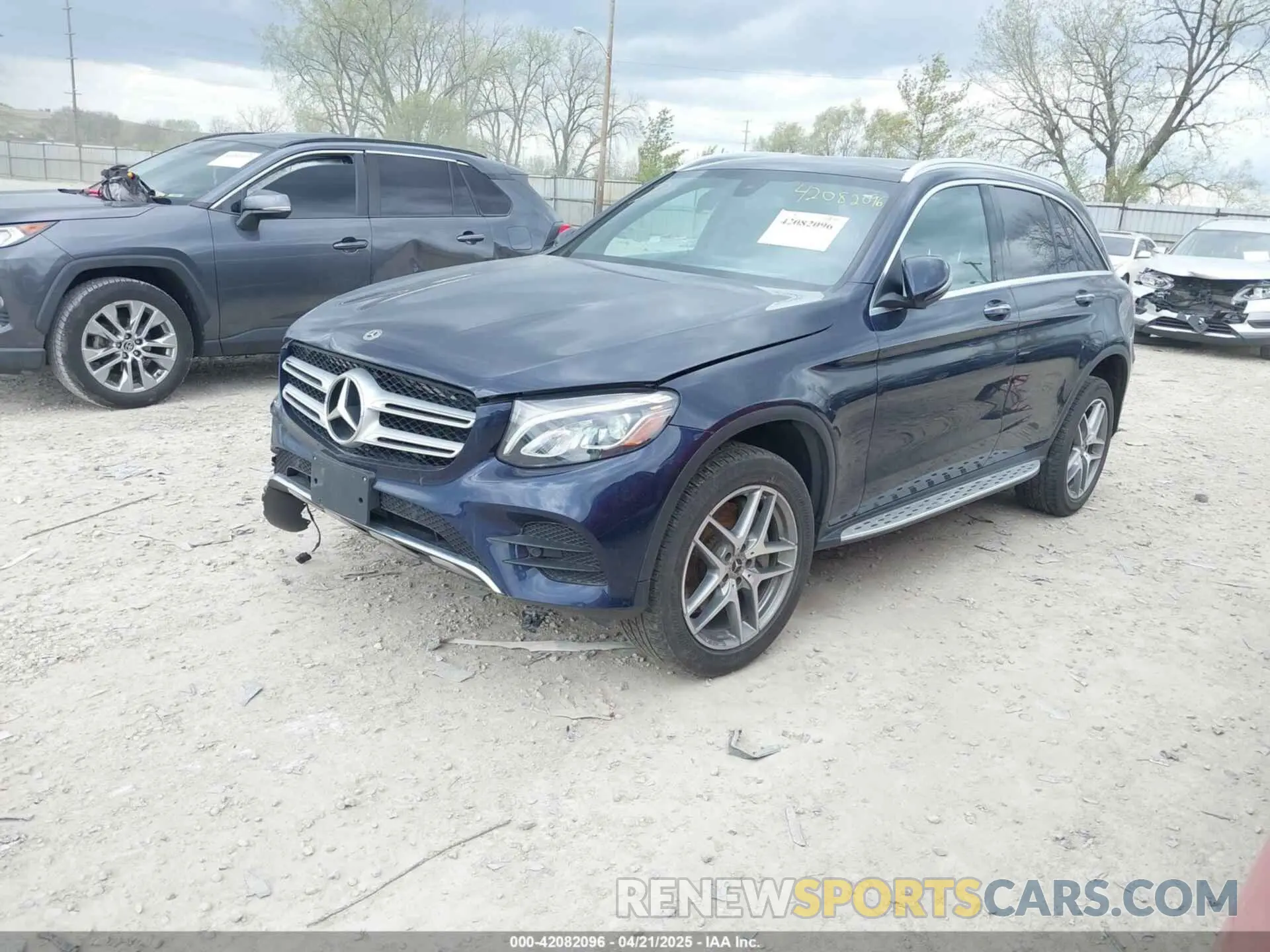 2 Photograph of a damaged car WDC0G4KB5KV185843 MERCEDES-BENZ GLC 300 2019