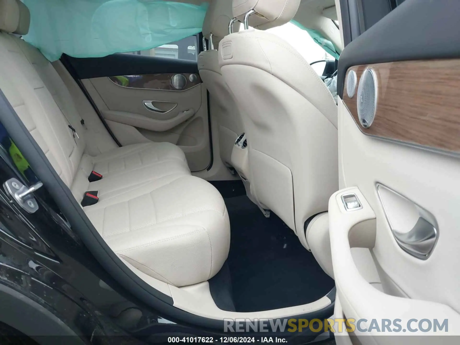 8 Photograph of a damaged car WDC0G4KB5KV195160 MERCEDES-BENZ GLC 300 2019