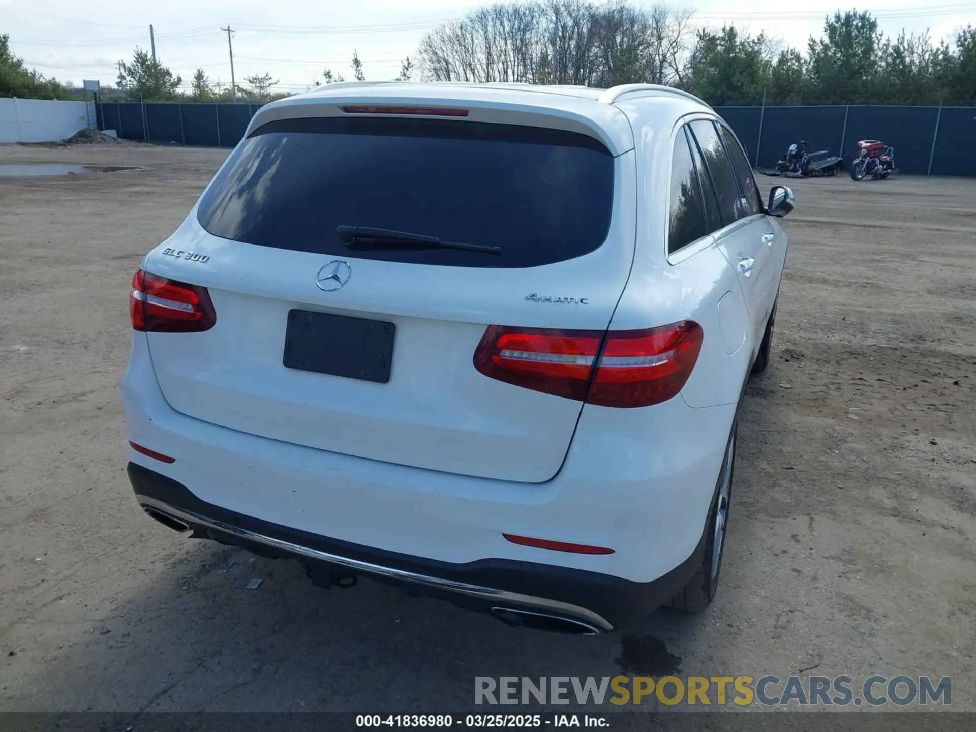 4 Photograph of a damaged car WDC0G4KB6KV150518 MERCEDES-BENZ GLC 300 2019