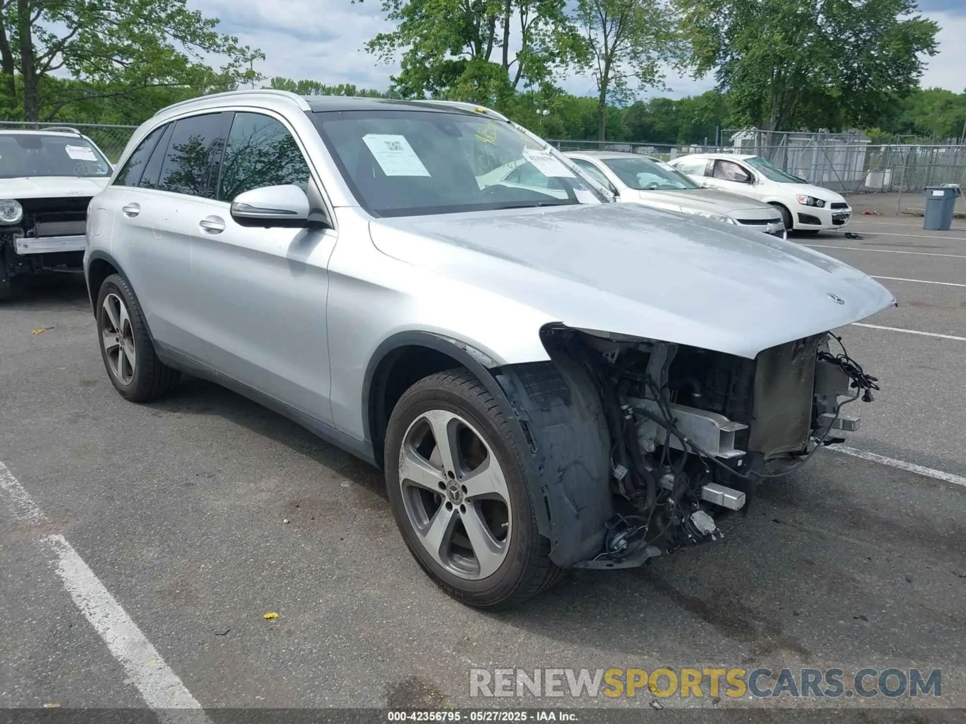 1 Photograph of a damaged car WDC0G4KB7KF626348 MERCEDES-BENZ GLC 300 2019
