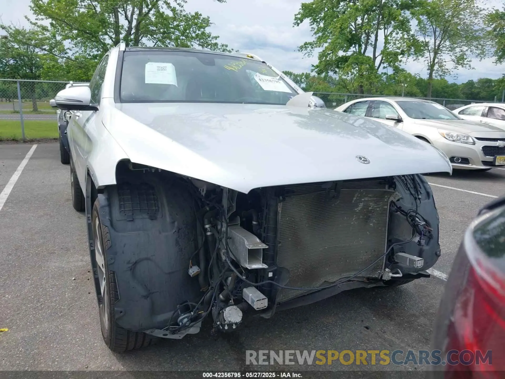 12 Photograph of a damaged car WDC0G4KB7KF626348 MERCEDES-BENZ GLC 300 2019