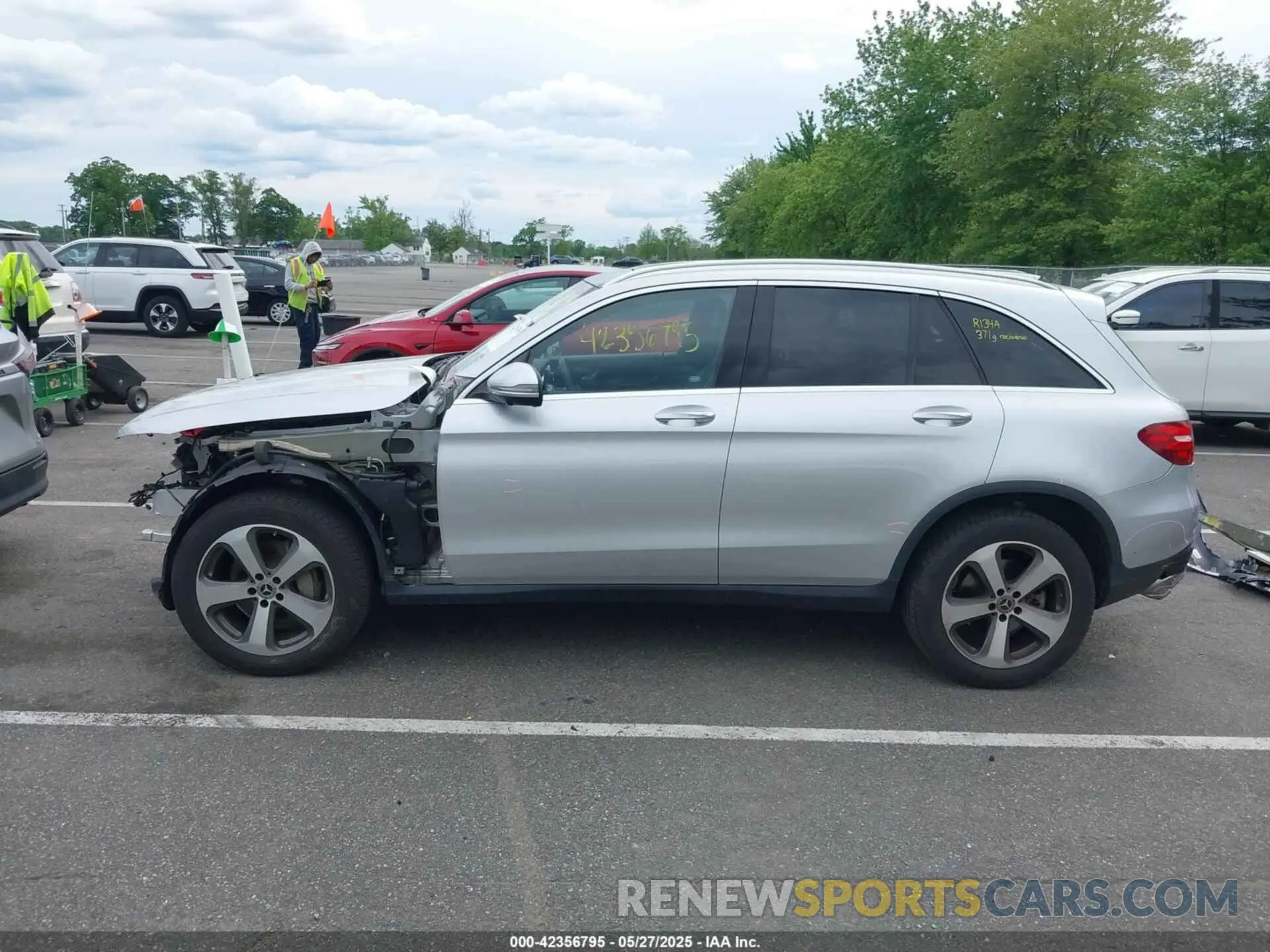 14 Photograph of a damaged car WDC0G4KB7KF626348 MERCEDES-BENZ GLC 300 2019