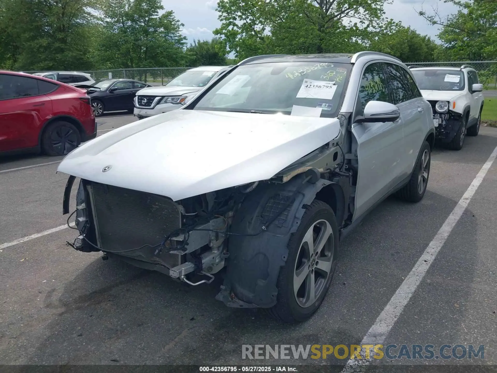2 Photograph of a damaged car WDC0G4KB7KF626348 MERCEDES-BENZ GLC 300 2019
