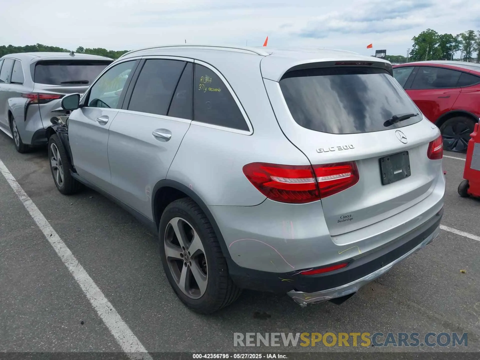3 Photograph of a damaged car WDC0G4KB7KF626348 MERCEDES-BENZ GLC 300 2019