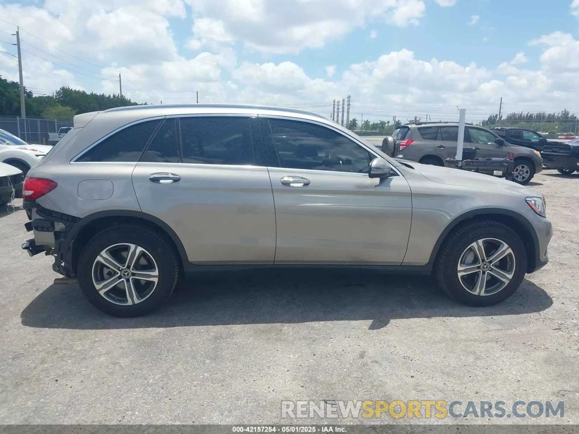 14 Photograph of a damaged car WDC0G4KB7KV120167 MERCEDES-BENZ GLC 300 2019