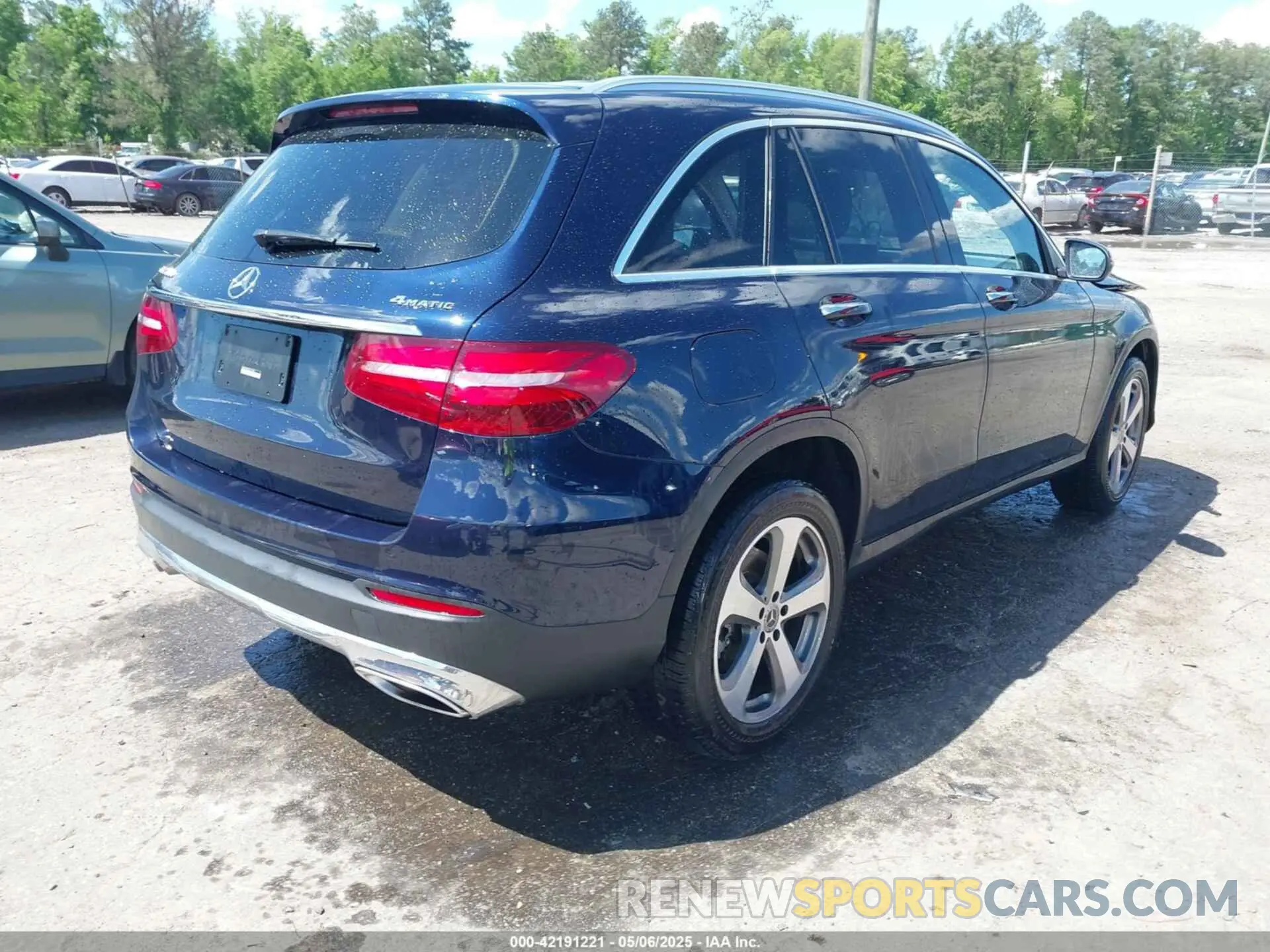 4 Photograph of a damaged car WDC0G4KB7KV176349 MERCEDES-BENZ GLC 300 2019