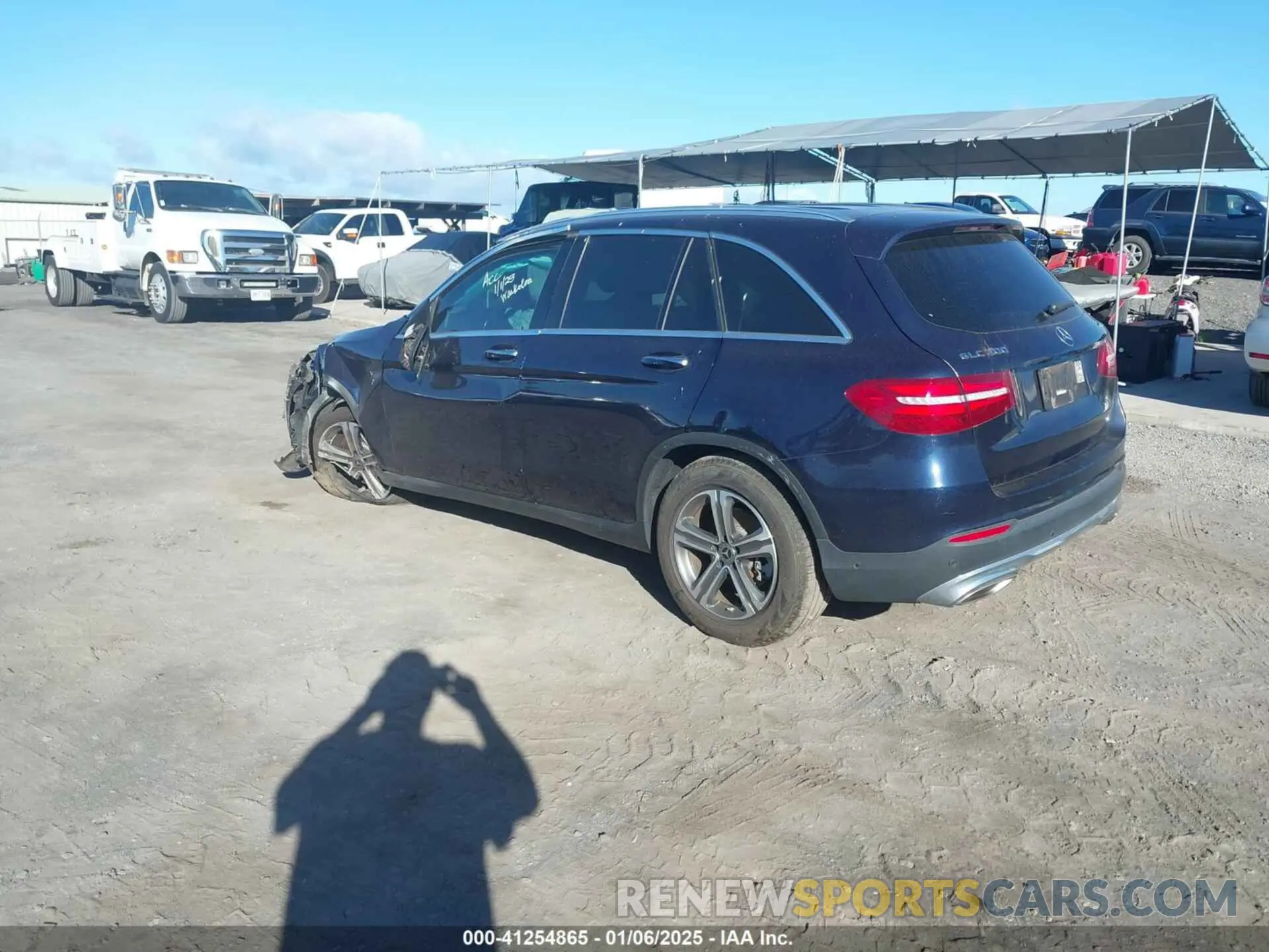 3 Photograph of a damaged car WDC0G4KB8KF585423 MERCEDES-BENZ GLC 300 2019