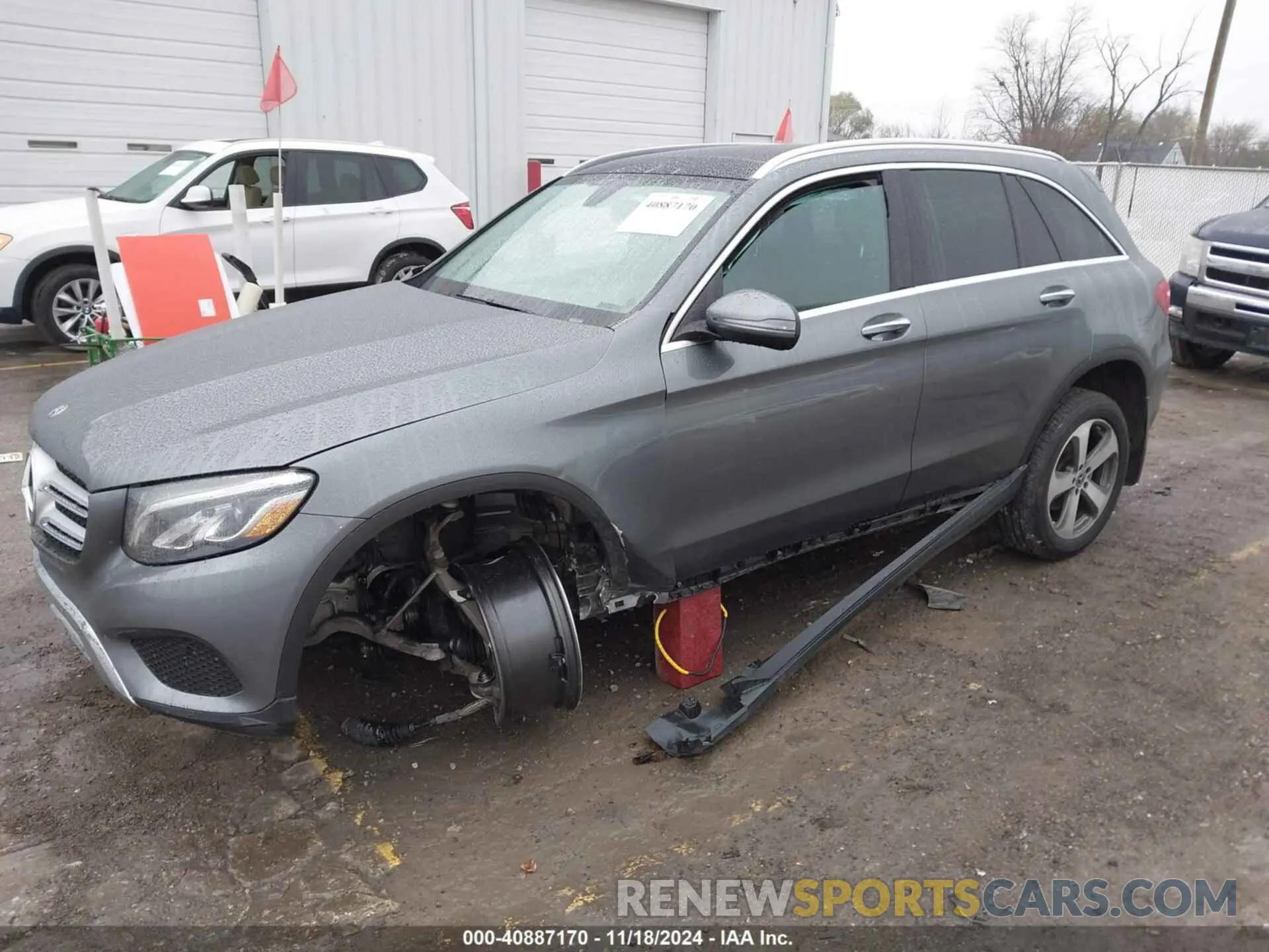 2 Photograph of a damaged car WDC0G4KB8KF588368 MERCEDES-BENZ GLC 300 2019