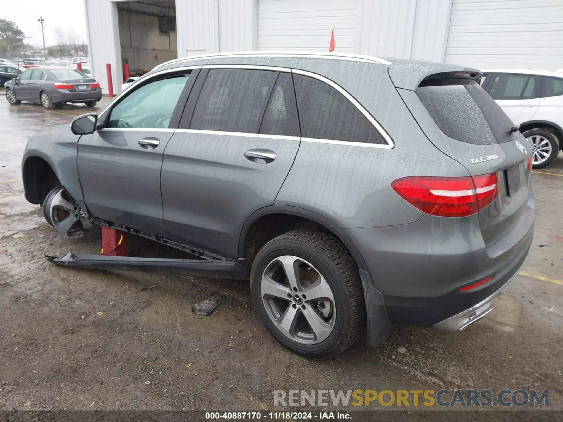 3 Photograph of a damaged car WDC0G4KB8KF588368 MERCEDES-BENZ GLC 300 2019