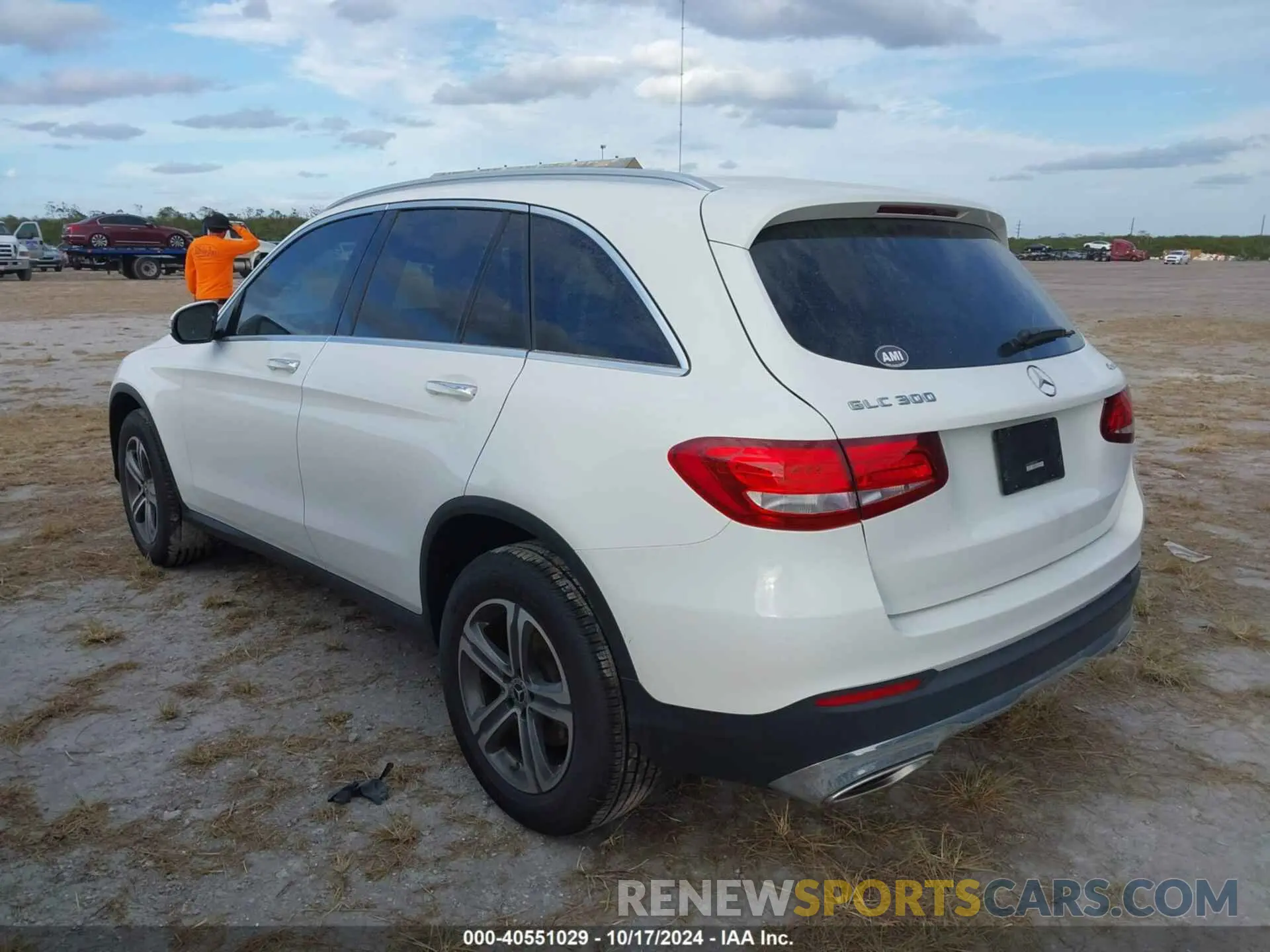 3 Photograph of a damaged car WDC0G4KB8KF659990 MERCEDES-BENZ GLC 300 2019