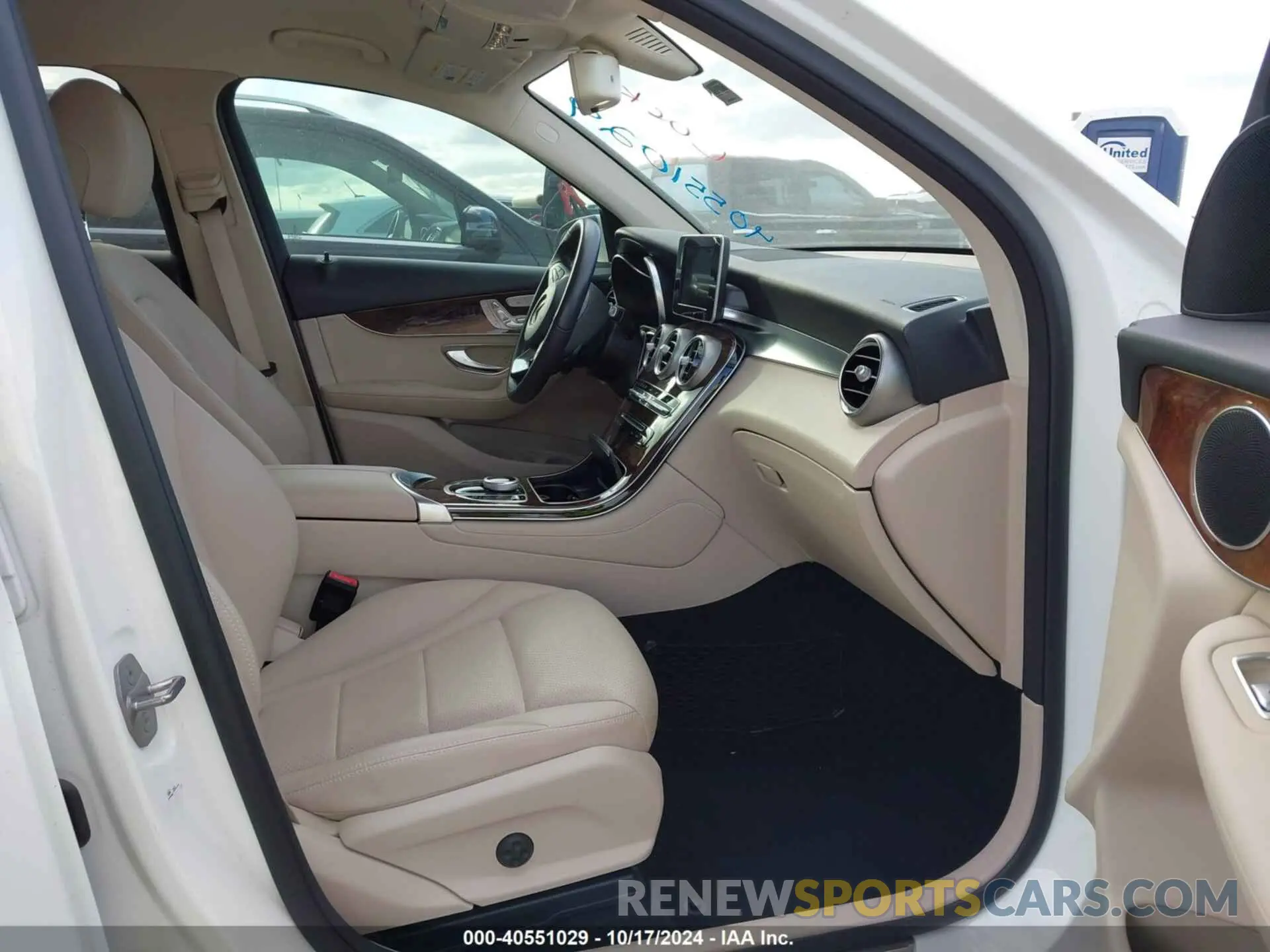 5 Photograph of a damaged car WDC0G4KB8KF659990 MERCEDES-BENZ GLC 300 2019