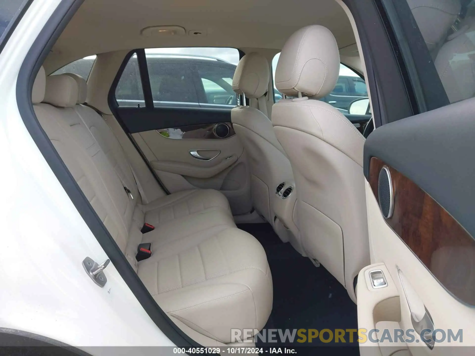8 Photograph of a damaged car WDC0G4KB8KF659990 MERCEDES-BENZ GLC 300 2019