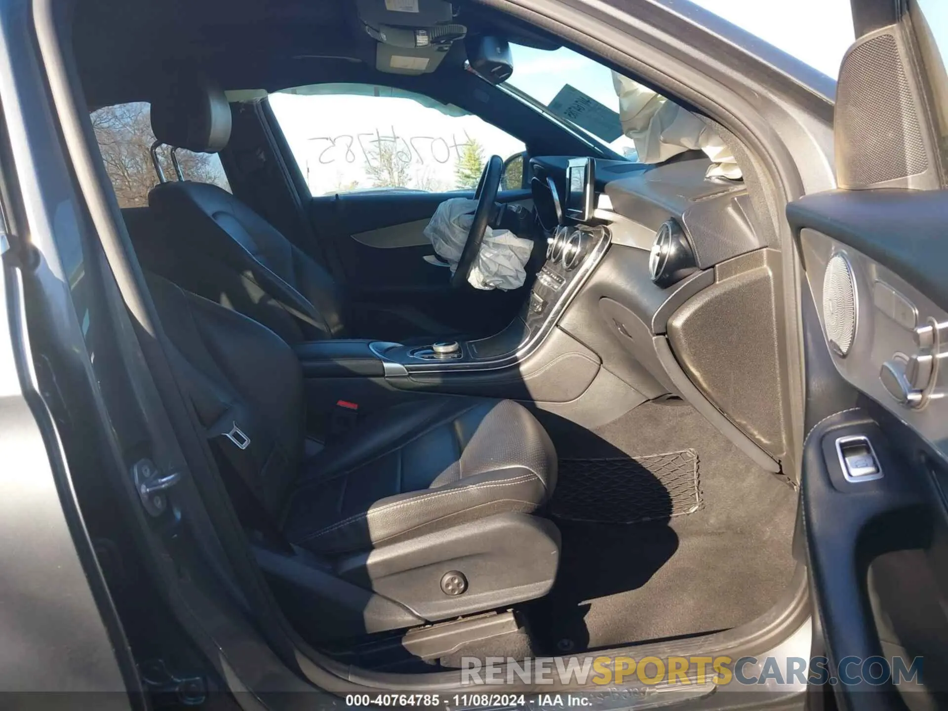 5 Photograph of a damaged car WDC0G4KB8KV125622 MERCEDES-BENZ GLC 300 2019