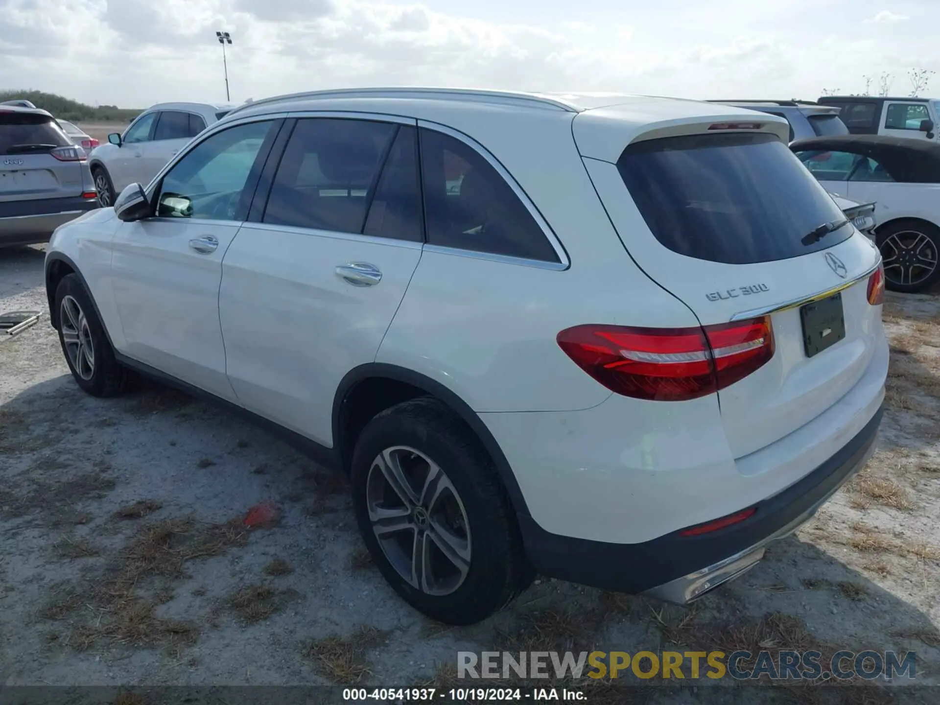 3 Photograph of a damaged car WDC0G4KB9KF548610 MERCEDES-BENZ GLC 300 2019