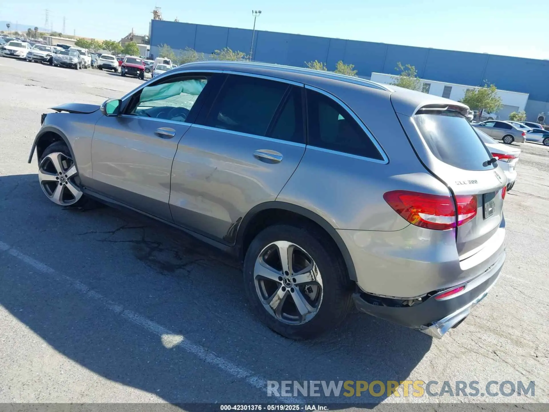 3 Photograph of a damaged car WDC0G4KB9KF606523 MERCEDES-BENZ GLC 300 2019