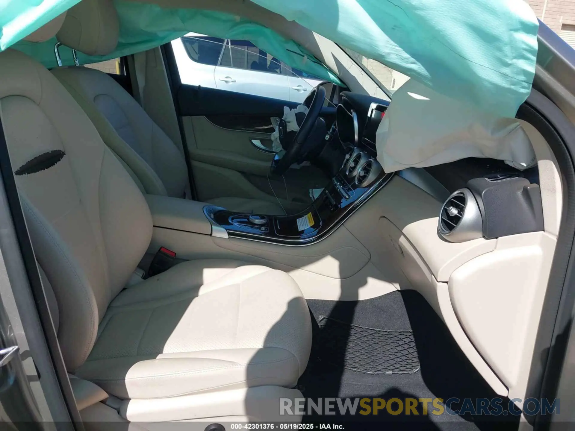 5 Photograph of a damaged car WDC0G4KB9KF606523 MERCEDES-BENZ GLC 300 2019