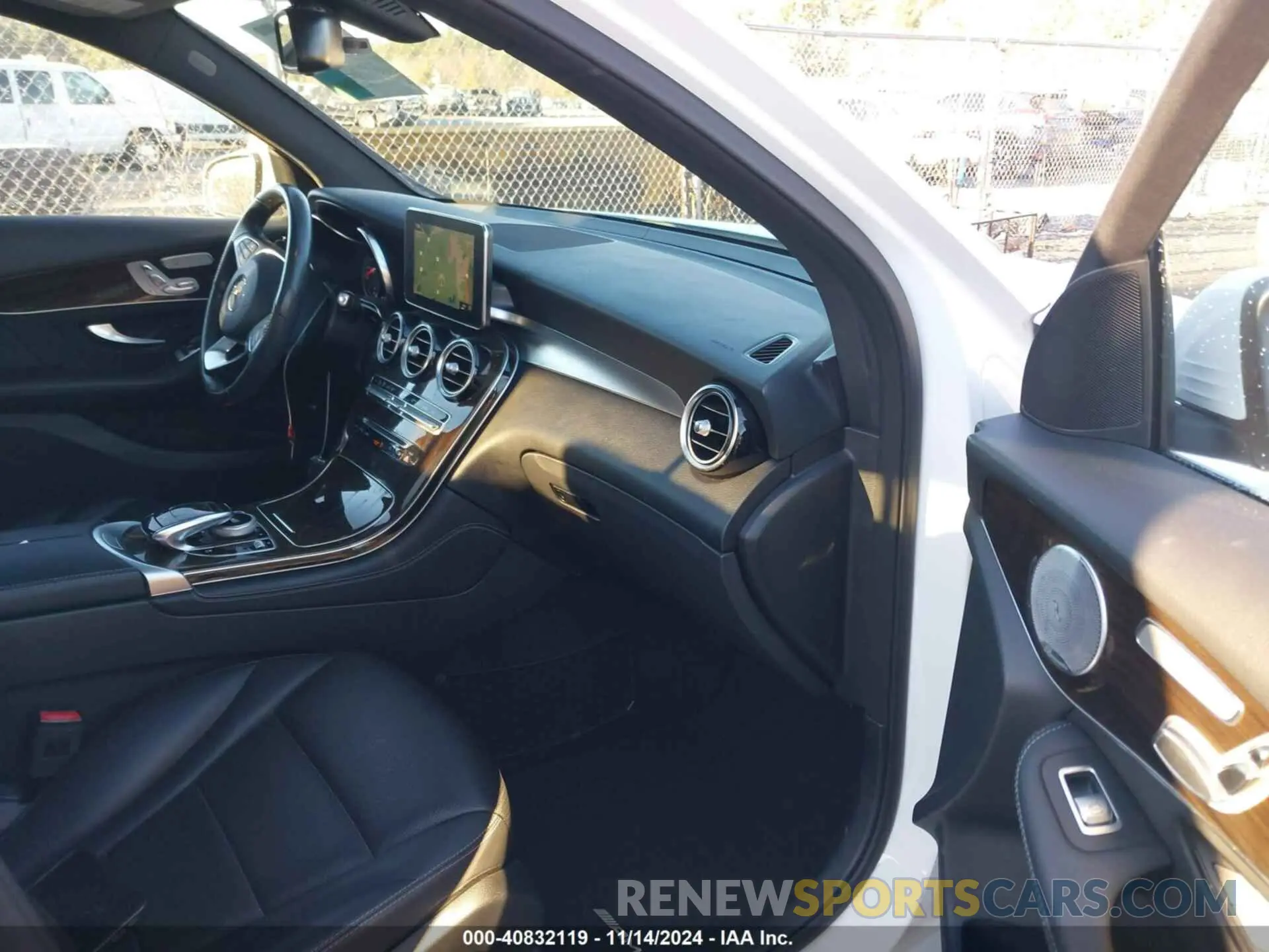 5 Photograph of a damaged car WDC0G4KB9KV139576 MERCEDES-BENZ GLC 300 2019