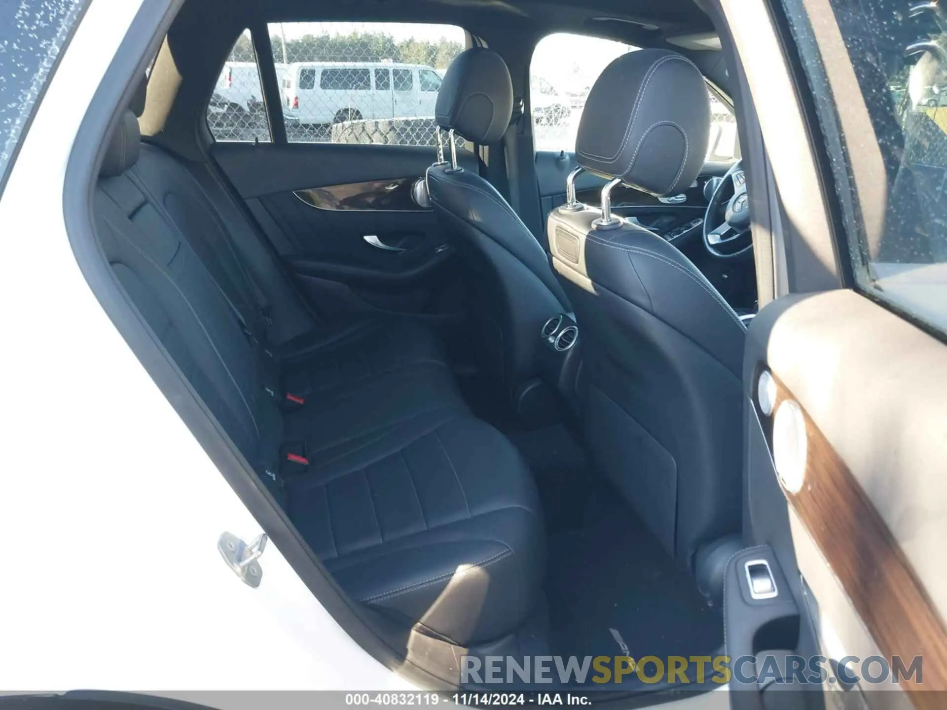 8 Photograph of a damaged car WDC0G4KB9KV139576 MERCEDES-BENZ GLC 300 2019