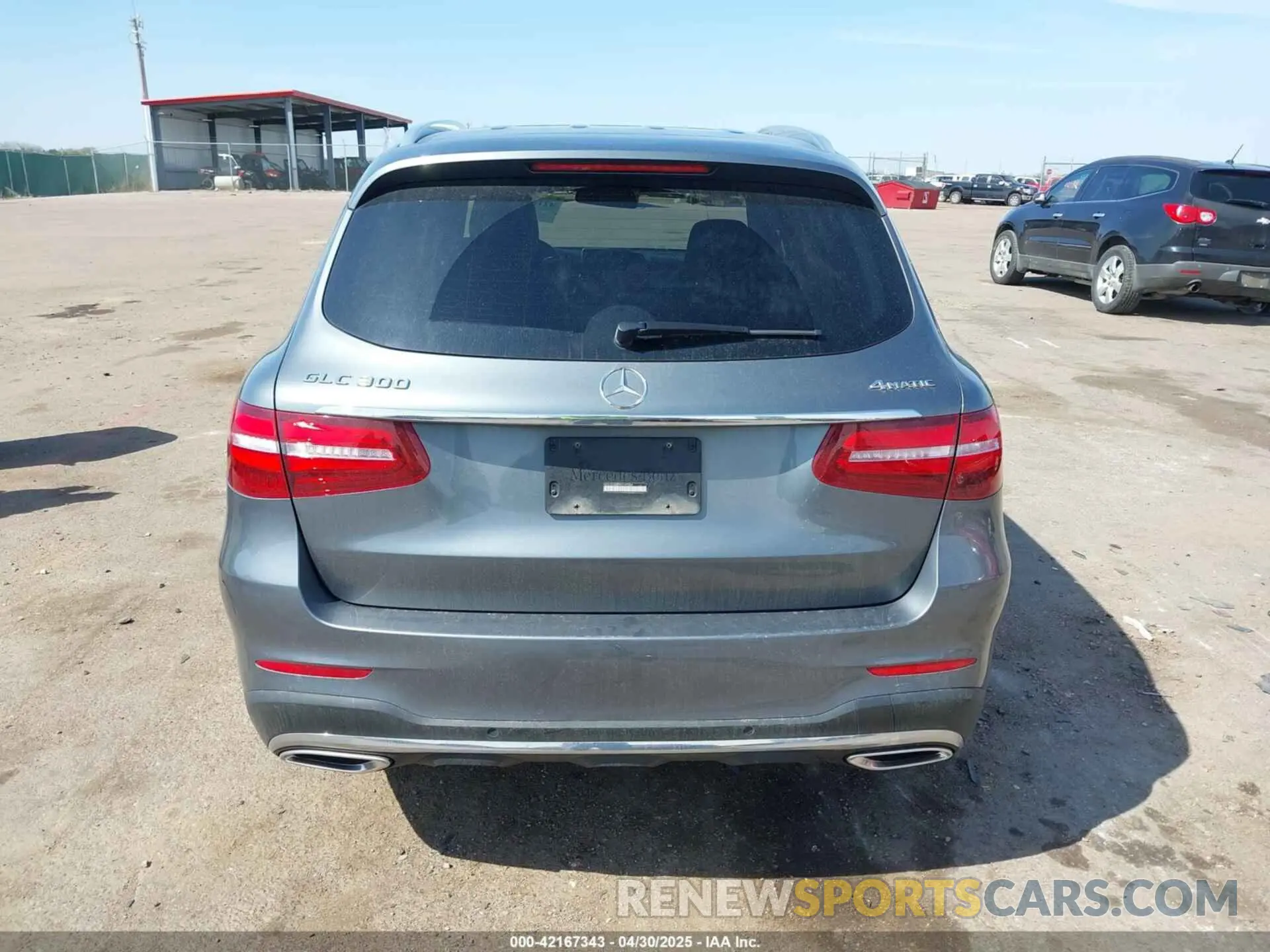 17 Photograph of a damaged car WDC0G4KB9KV147354 MERCEDES-BENZ GLC 300 2019