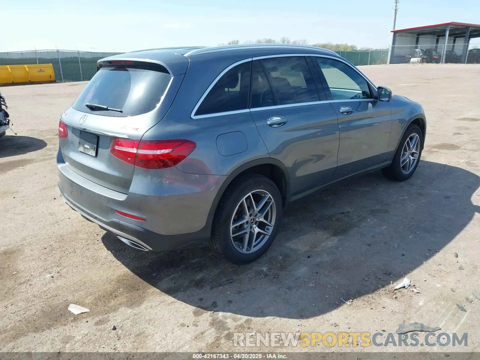 4 Photograph of a damaged car WDC0G4KB9KV147354 MERCEDES-BENZ GLC 300 2019