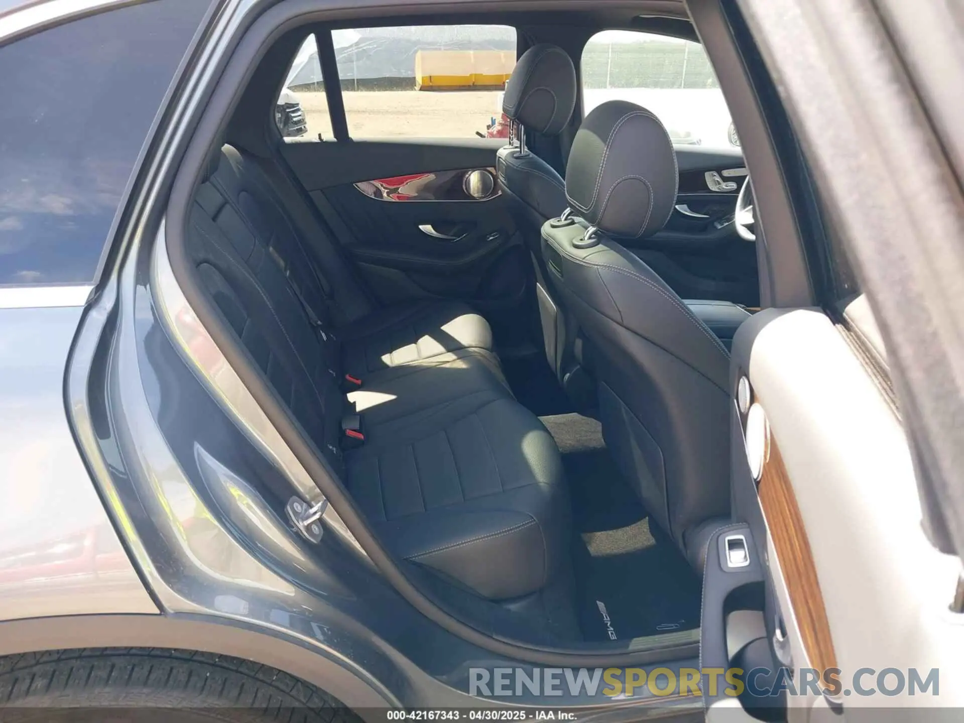 8 Photograph of a damaged car WDC0G4KB9KV147354 MERCEDES-BENZ GLC 300 2019