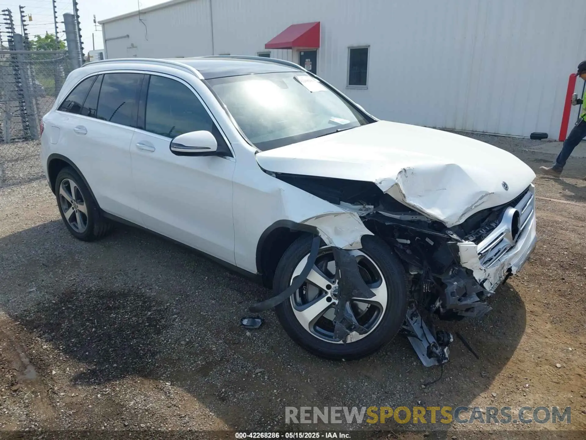 1 Photograph of a damaged car WDC0G4KBXKF665466 MERCEDES-BENZ GLC 300 2019