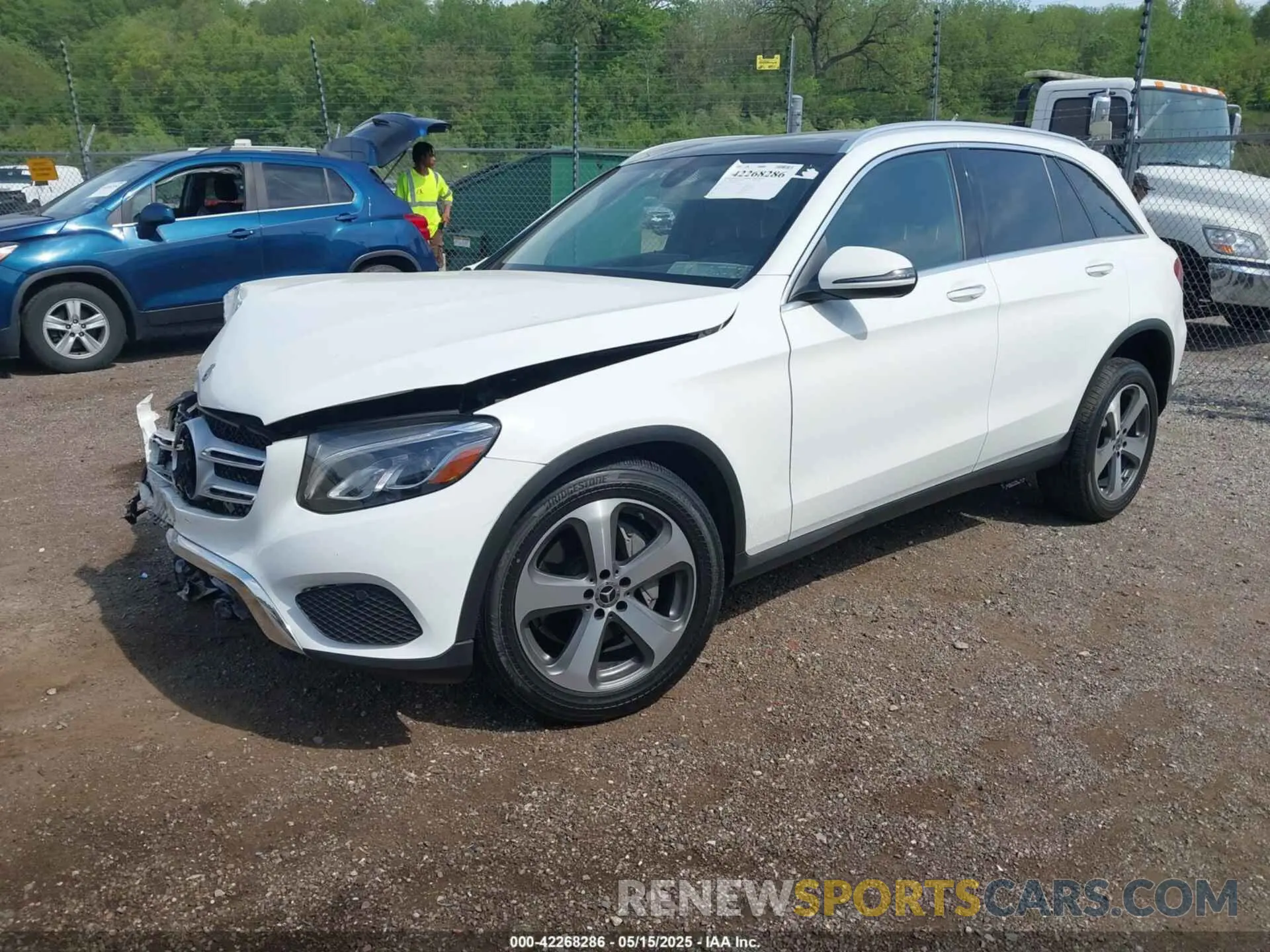 2 Photograph of a damaged car WDC0G4KBXKF665466 MERCEDES-BENZ GLC 300 2019