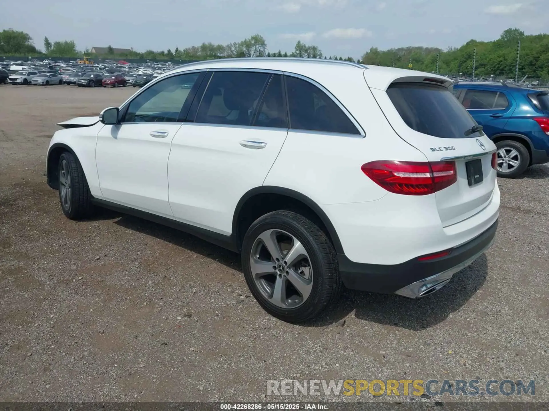 3 Photograph of a damaged car WDC0G4KBXKF665466 MERCEDES-BENZ GLC 300 2019