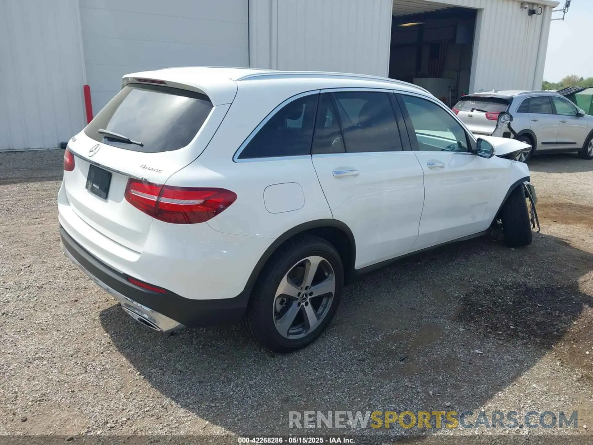 4 Photograph of a damaged car WDC0G4KBXKF665466 MERCEDES-BENZ GLC 300 2019