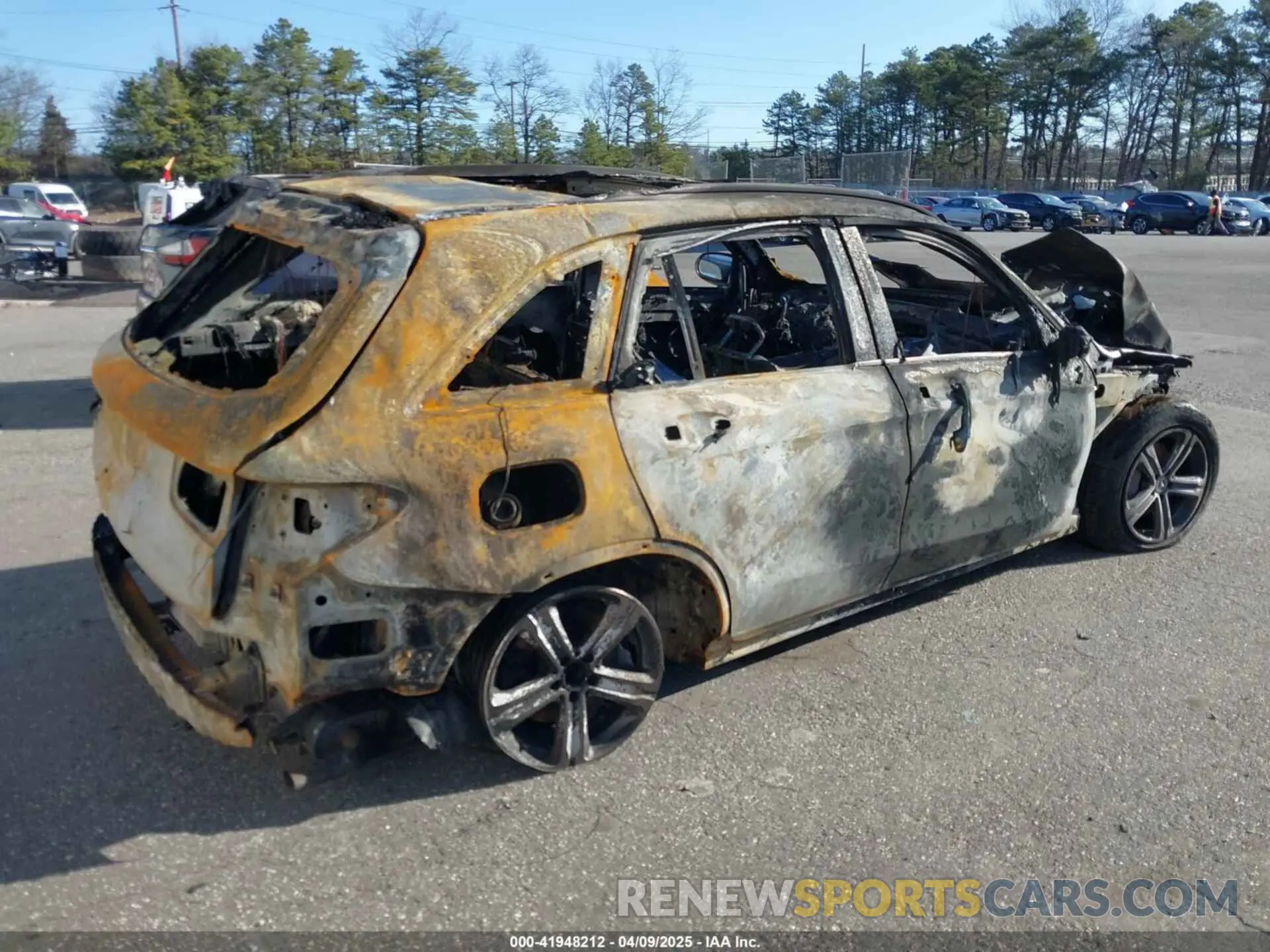 4 Photograph of a damaged car WDC0G4KBXKV123287 MERCEDES-BENZ GLC 300 2019