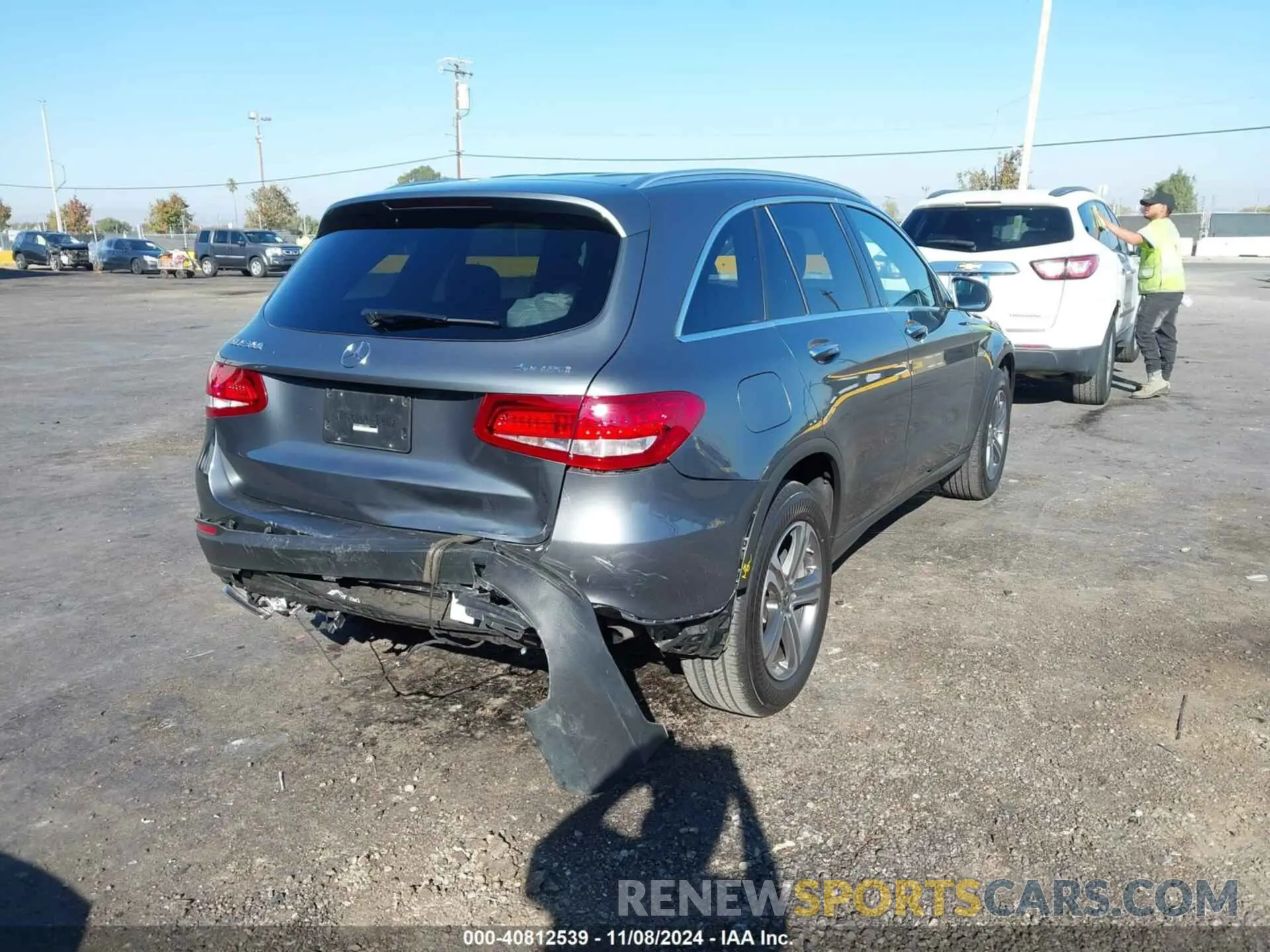 4 Photograph of a damaged car WDC0G4KBXKV127520 MERCEDES-BENZ GLC 300 2019