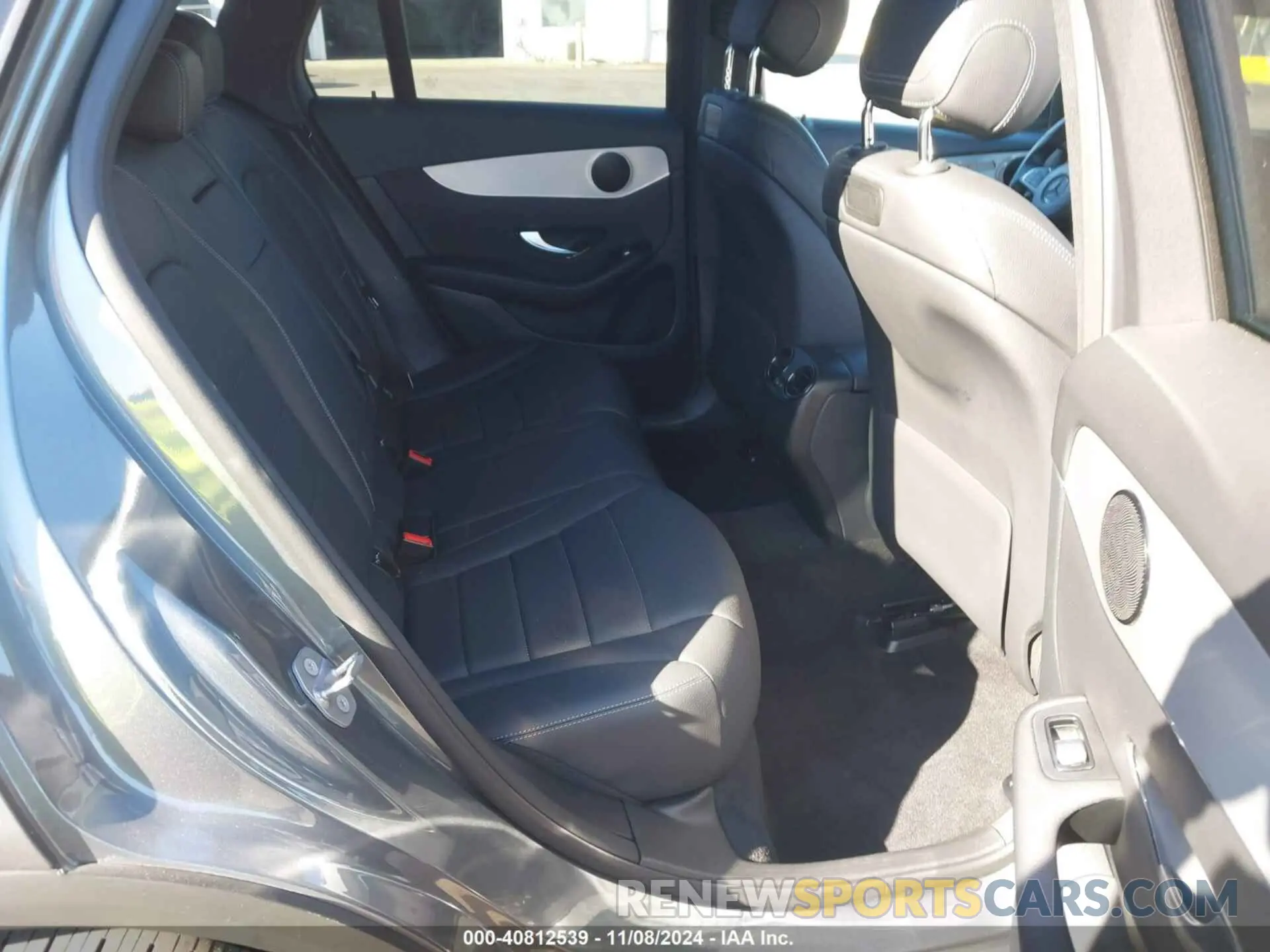 8 Photograph of a damaged car WDC0G4KBXKV127520 MERCEDES-BENZ GLC 300 2019