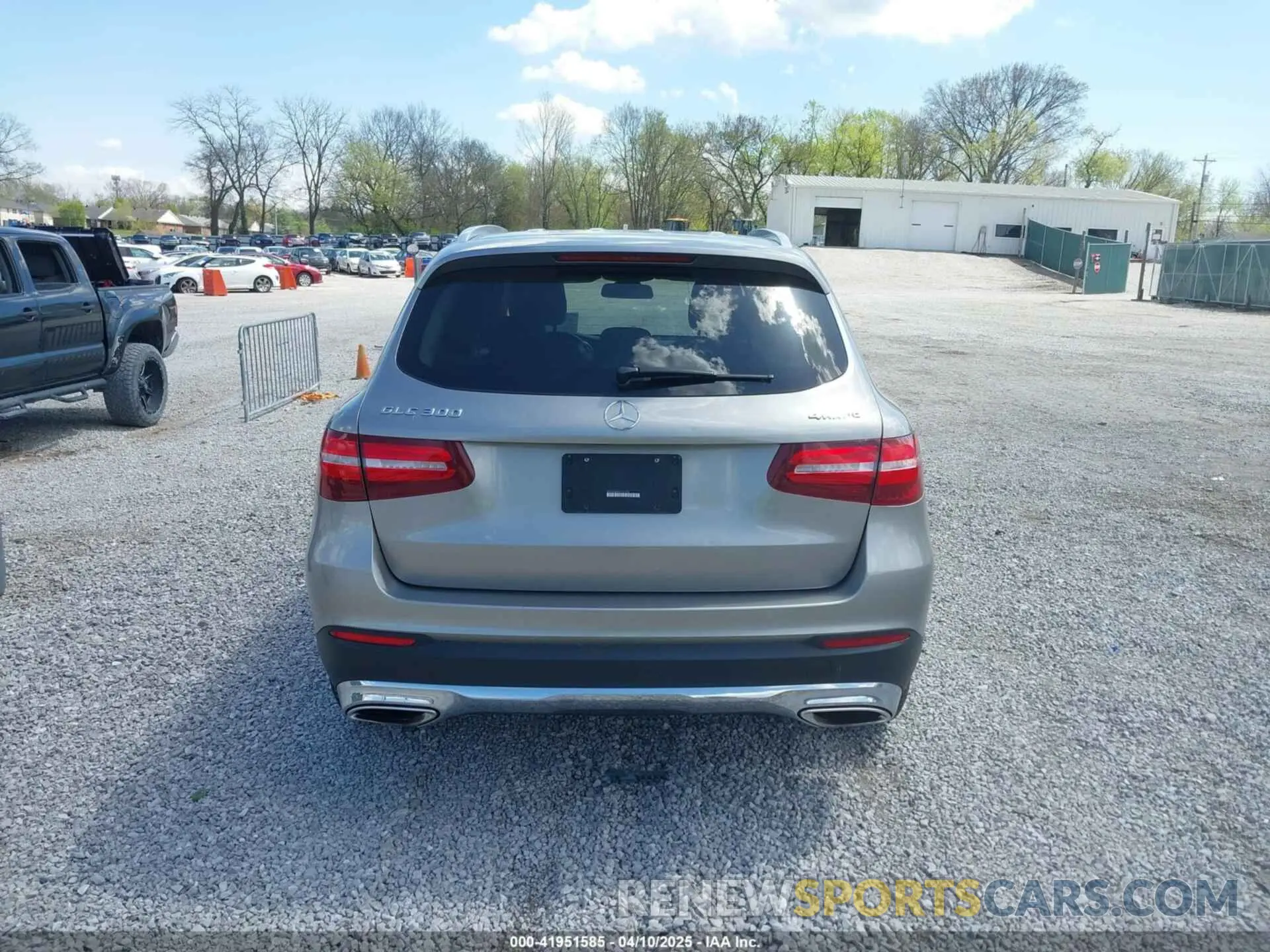 16 Photograph of a damaged car WDC0G4KBXKV151378 MERCEDES-BENZ GLC 300 2019