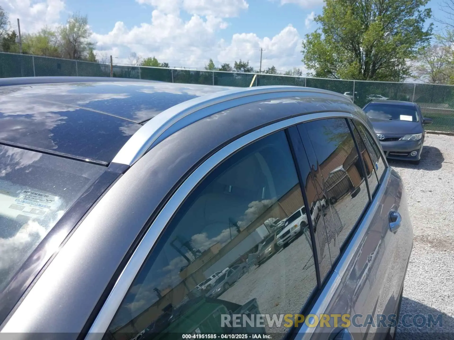 17 Photograph of a damaged car WDC0G4KBXKV151378 MERCEDES-BENZ GLC 300 2019