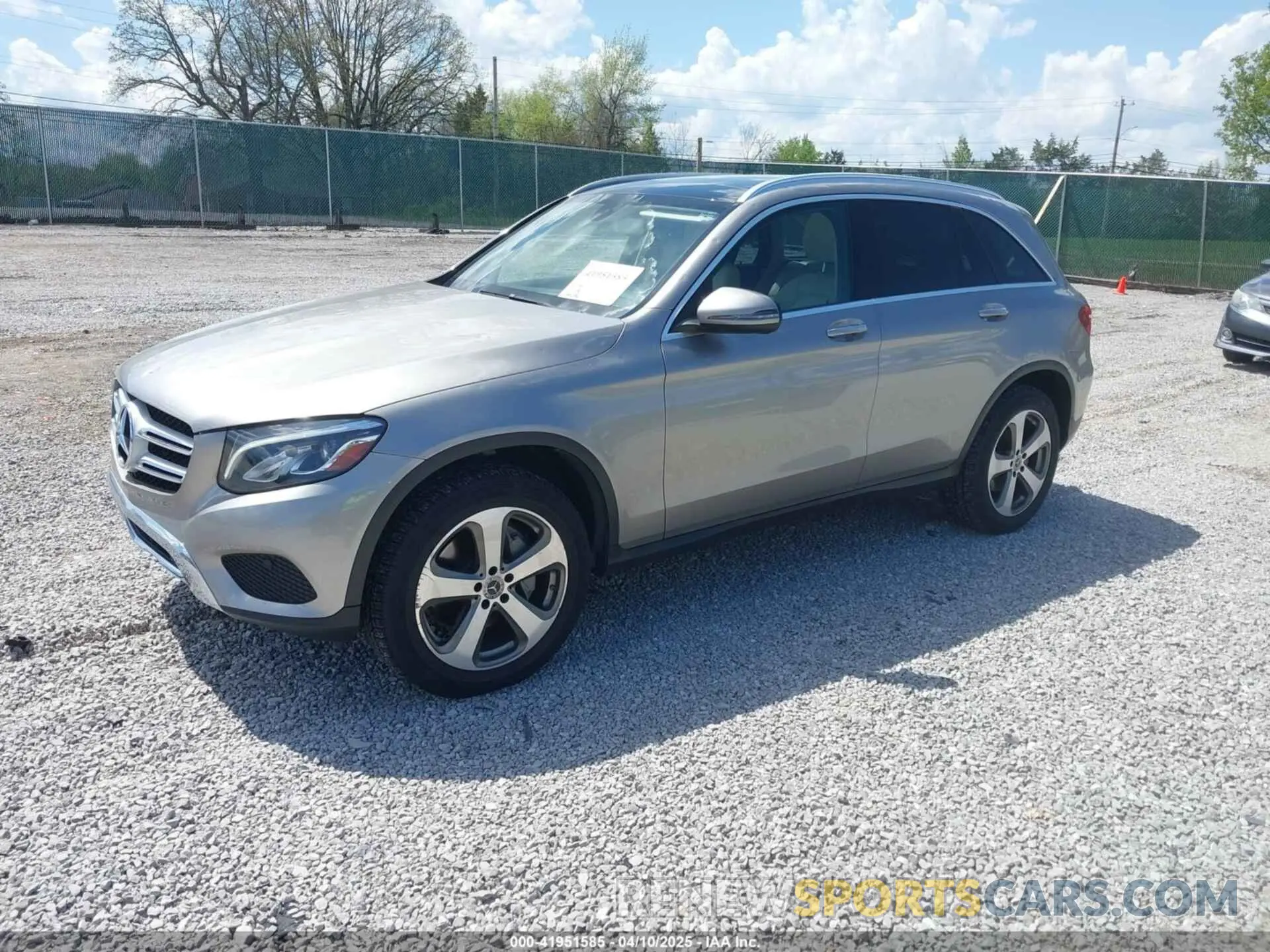 2 Photograph of a damaged car WDC0G4KBXKV151378 MERCEDES-BENZ GLC 300 2019