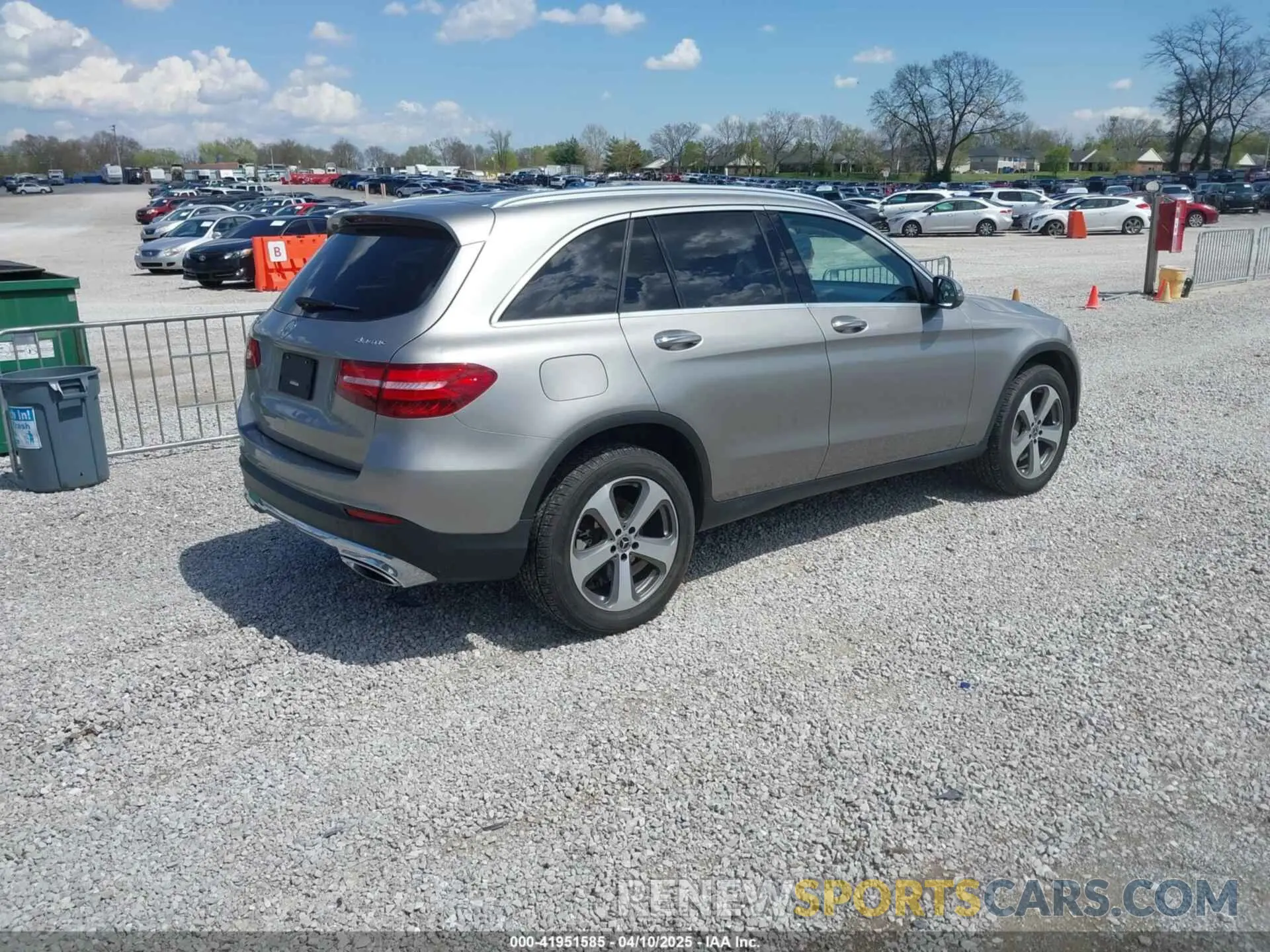 4 Photograph of a damaged car WDC0G4KBXKV151378 MERCEDES-BENZ GLC 300 2019
