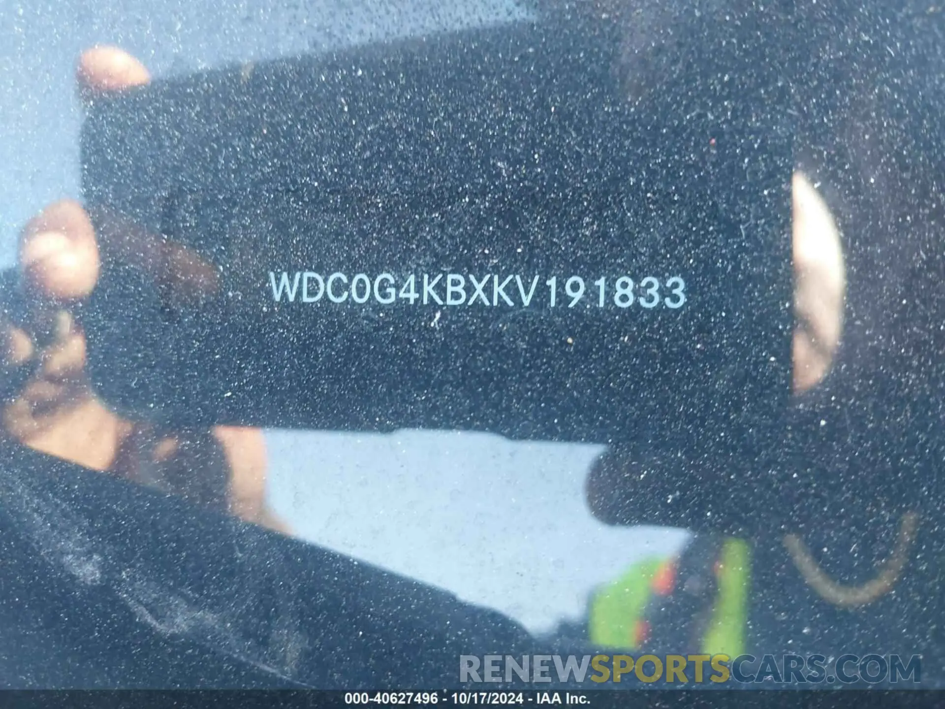 17 Photograph of a damaged car WDC0G4KBXKV191833 MERCEDES-BENZ GLC 300 2019